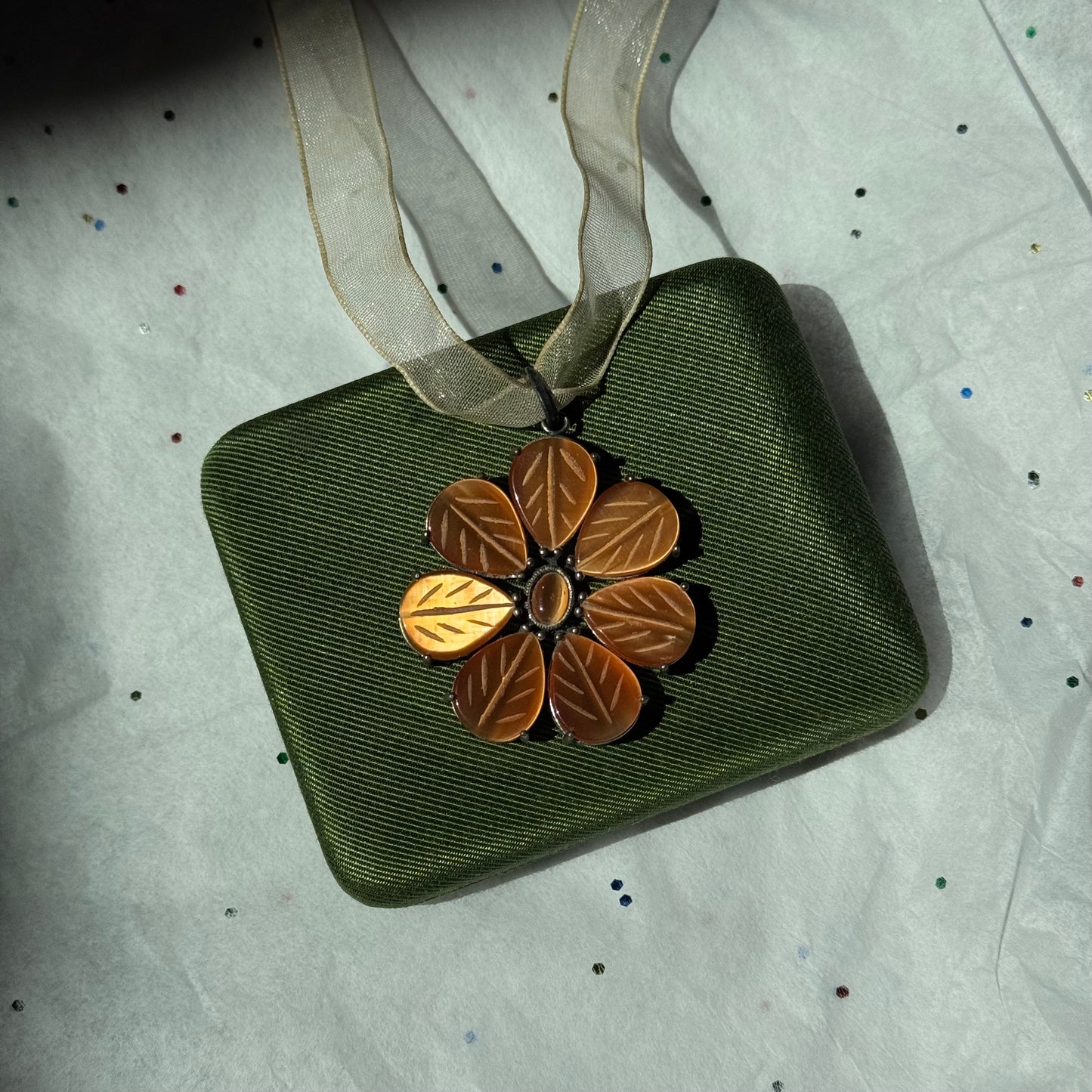 Vintage Orange Mother of Pearl Flower Pendant Necklace