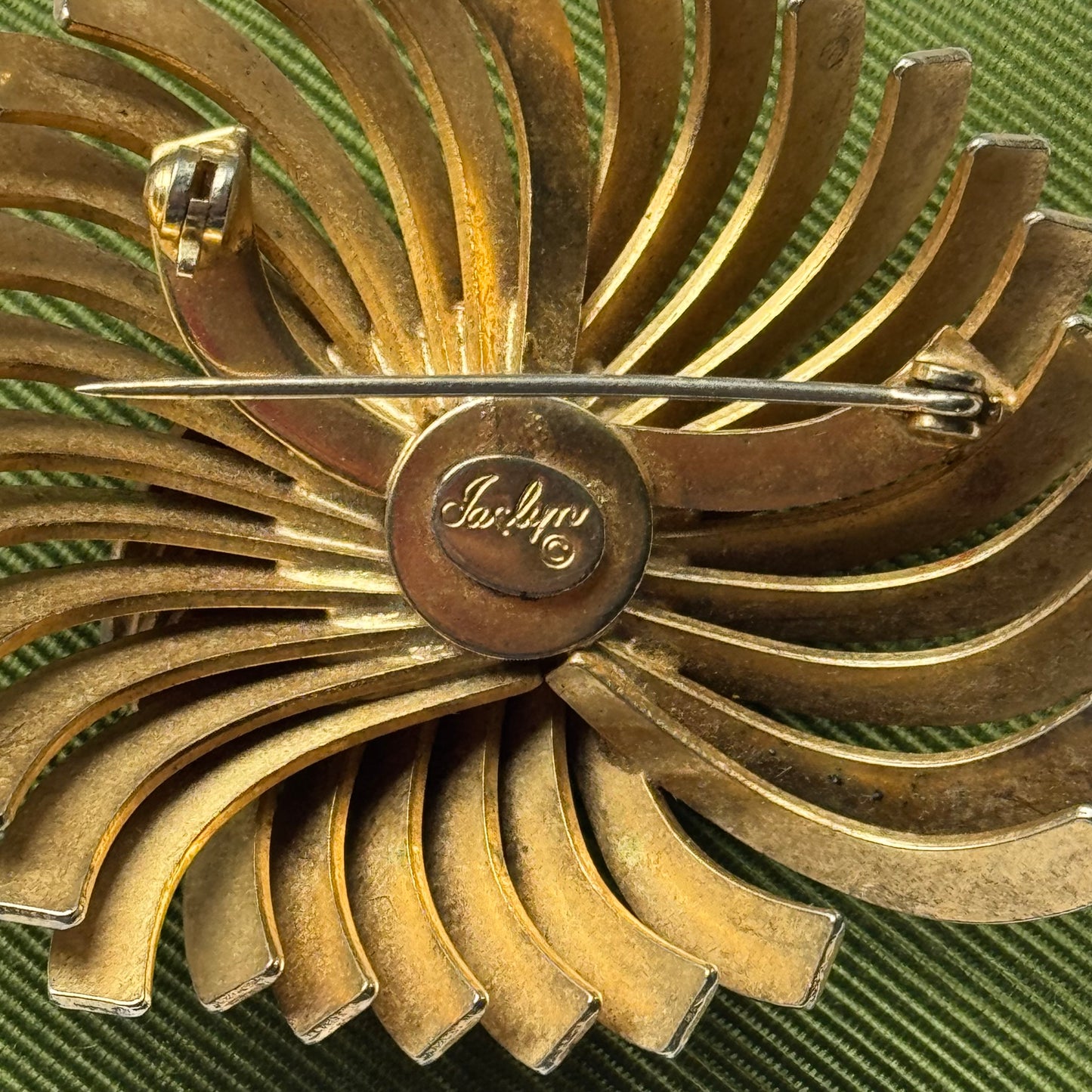 Vintage Gold Starburst Brooch
