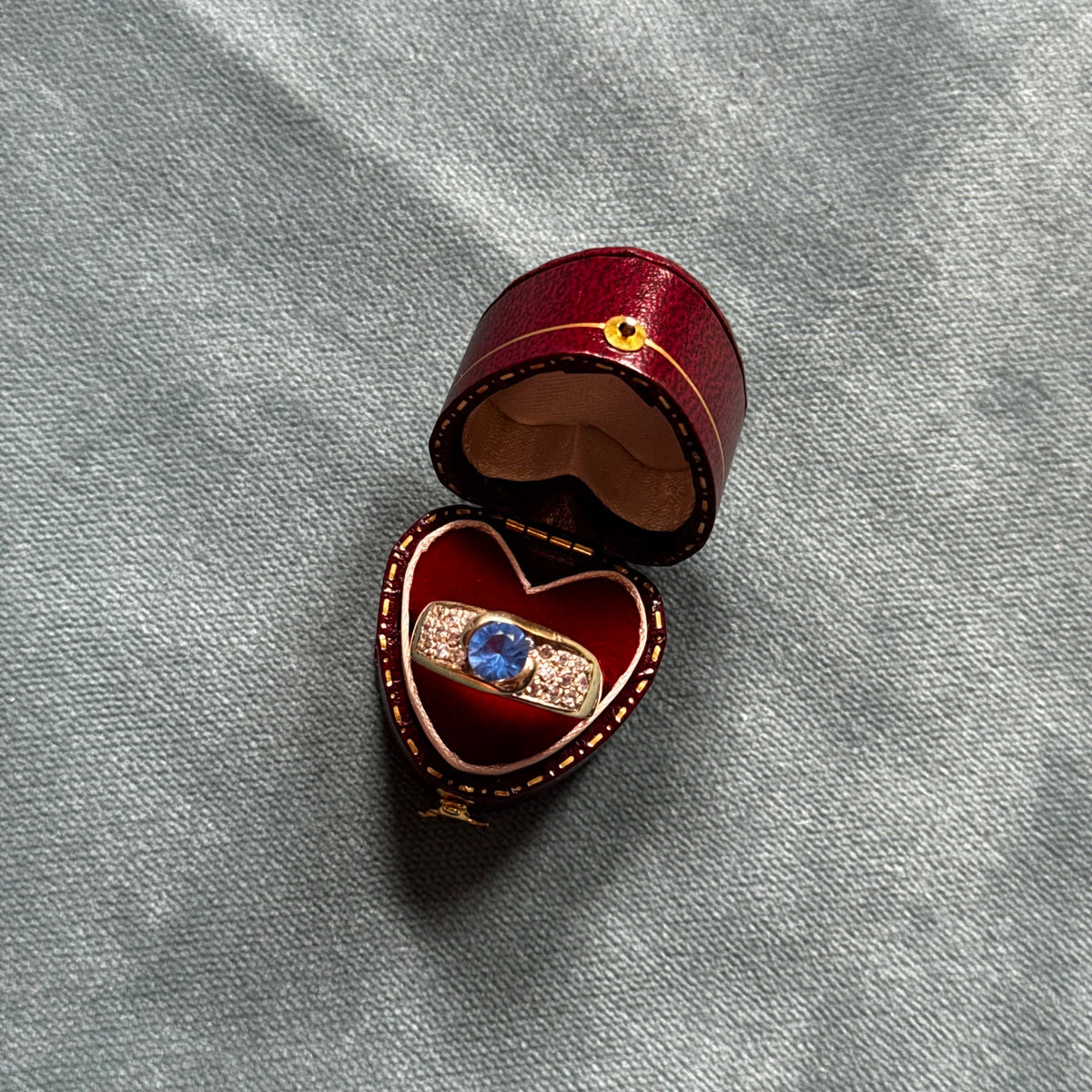 Vintage Blue Rhinestone Gold Tone Ring