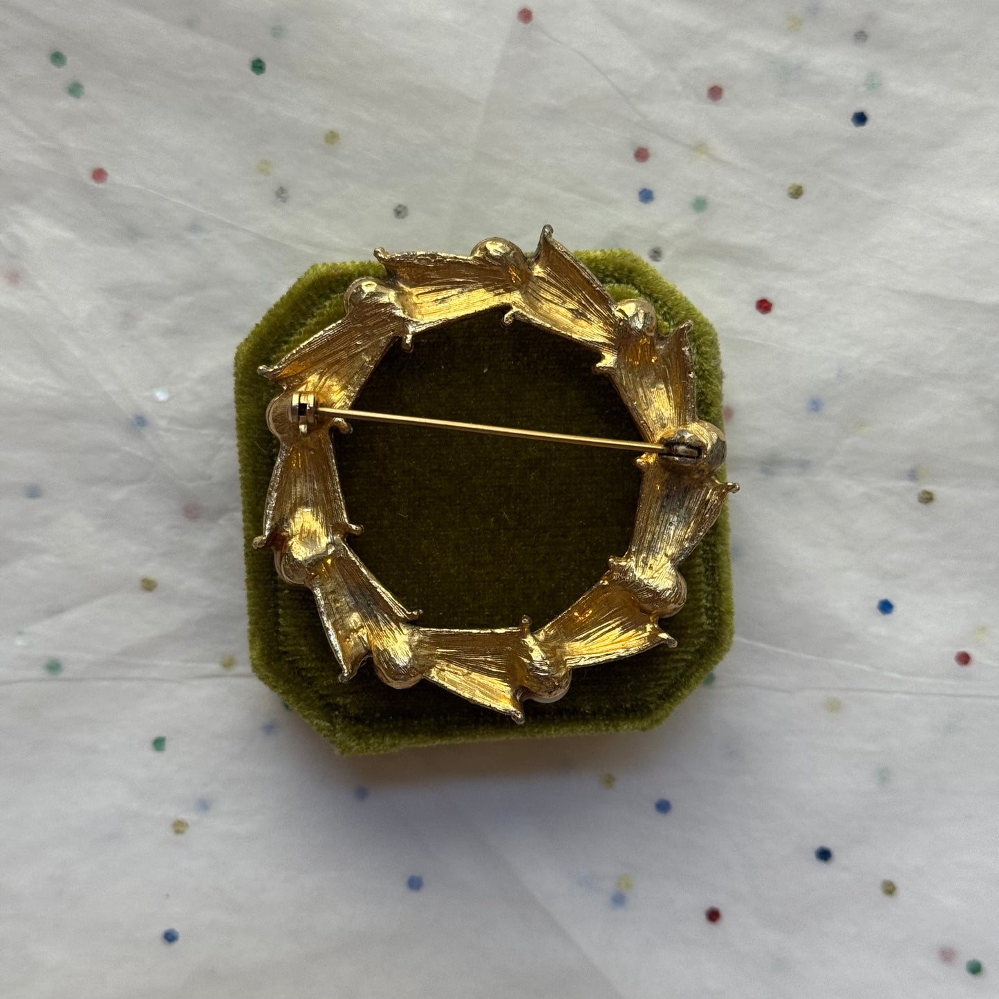 Vintage Gold Tone Pearl Circle Brooch