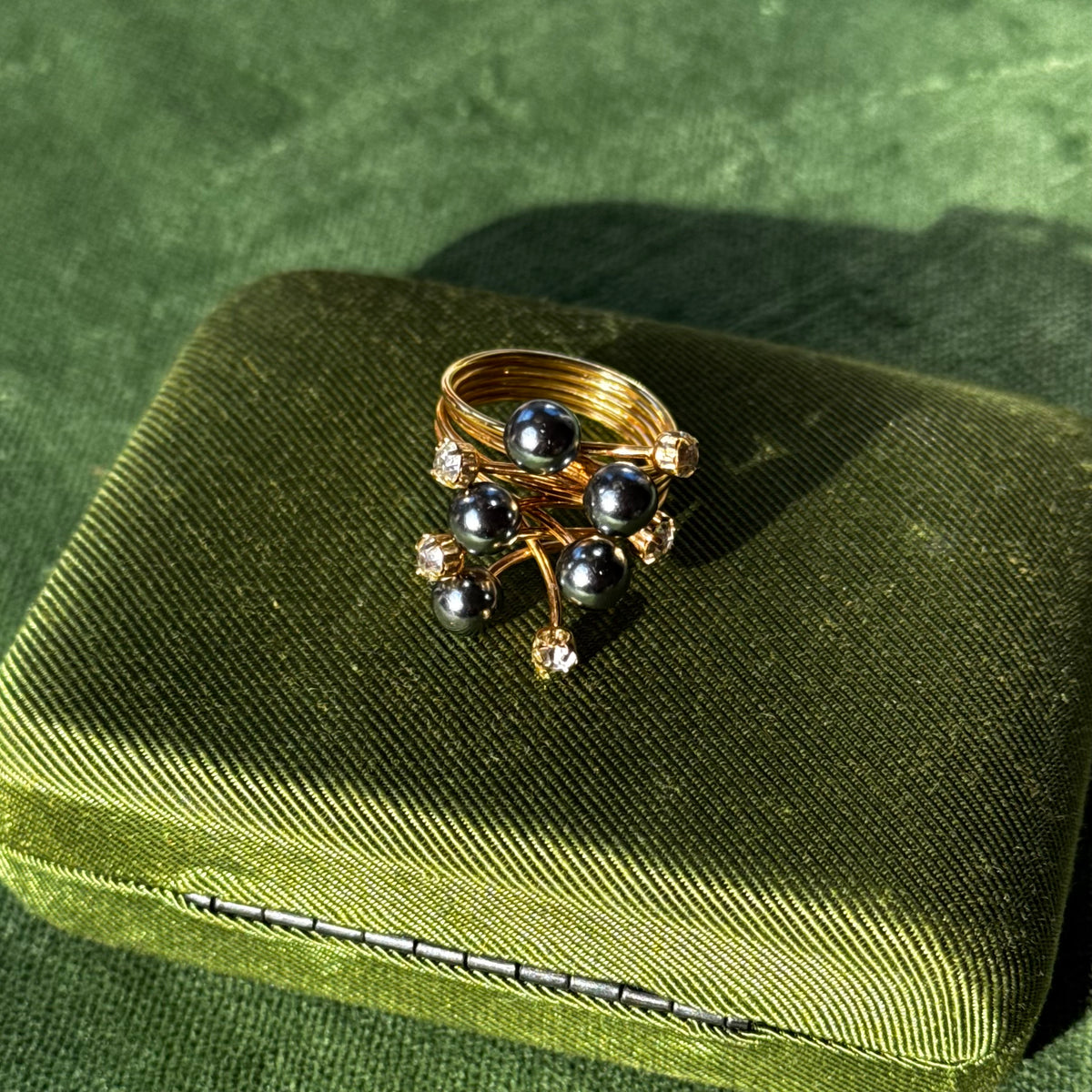Vintage Gold Pearl & Rhinestone Wire Ring