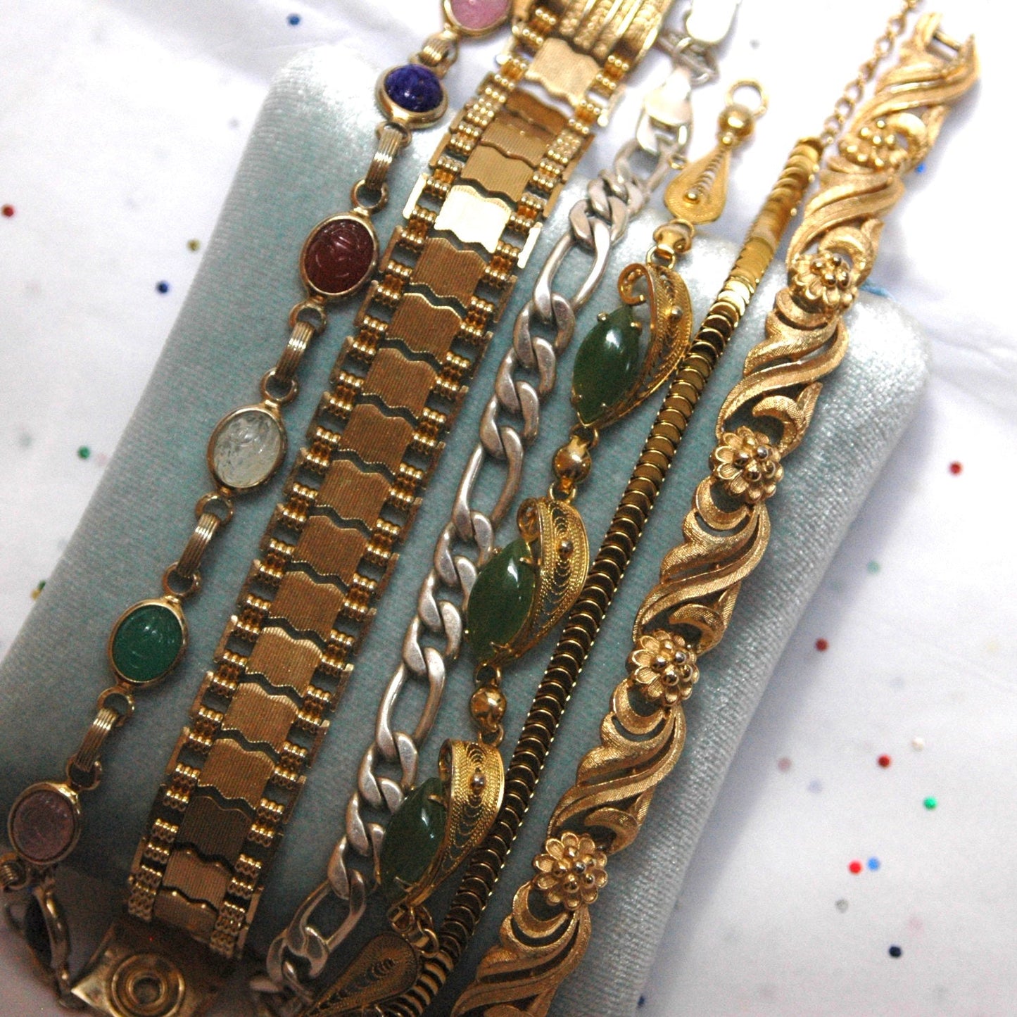 Vintage Avon Floral Gold Tone Bracelet