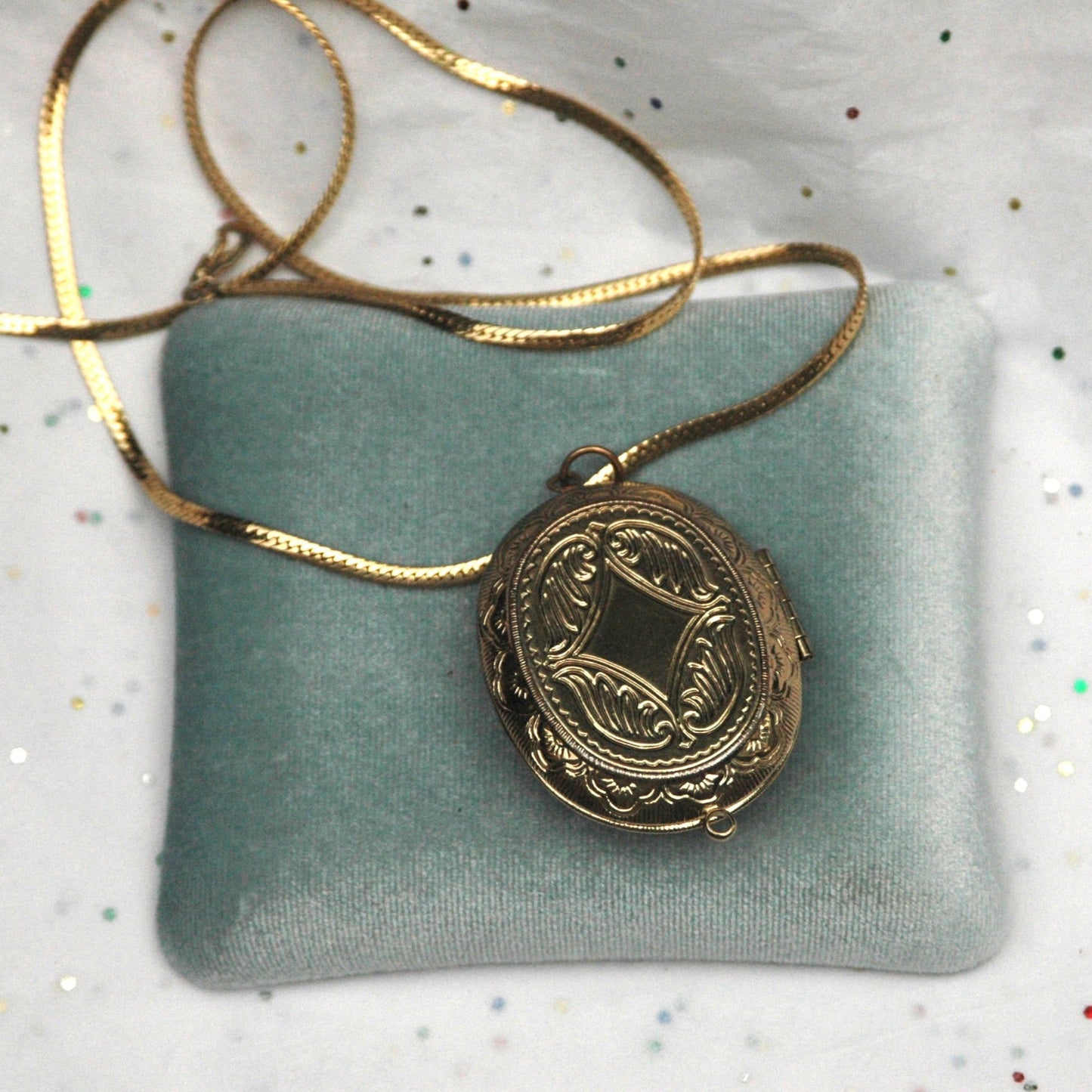 Vintage Rhinestone Gold Locket