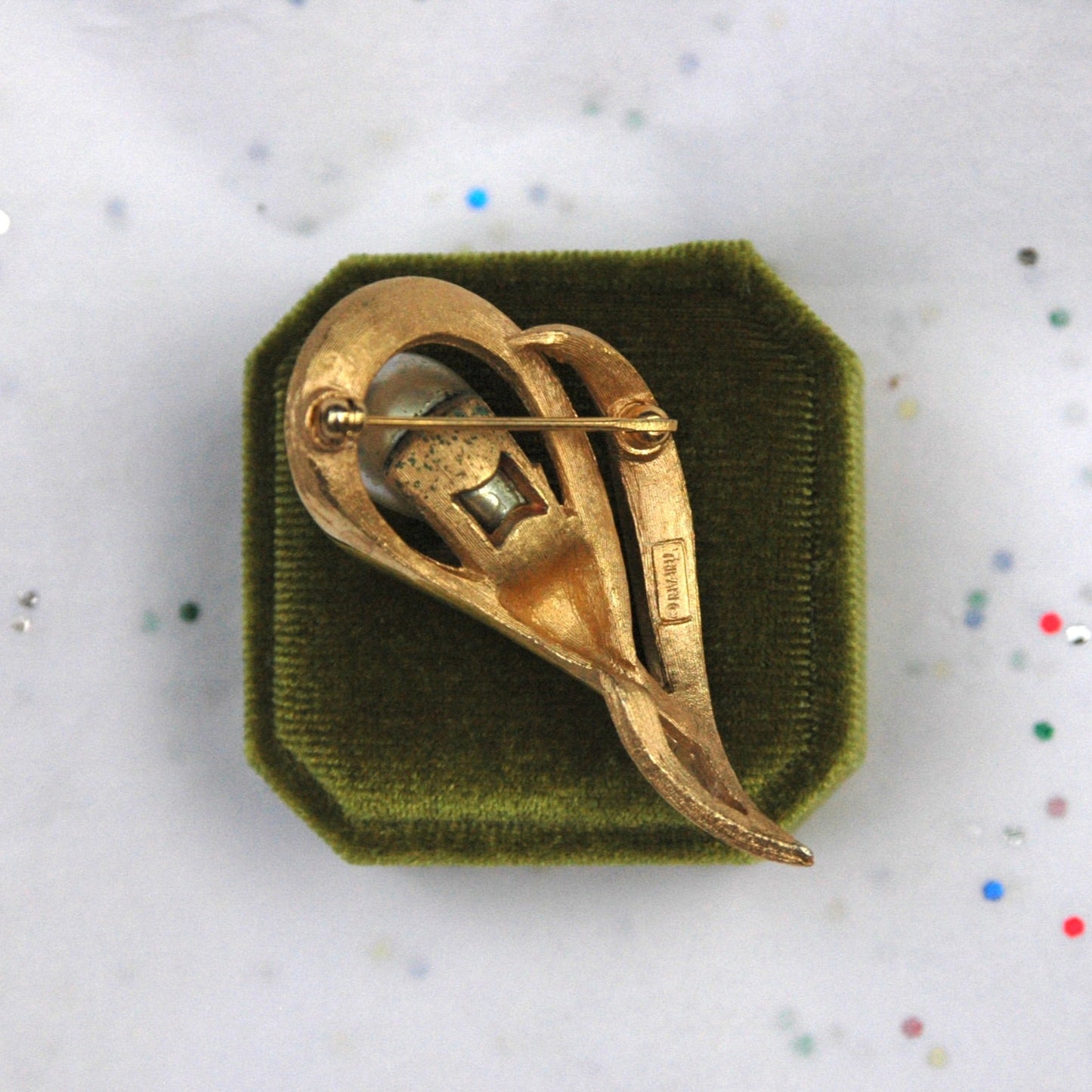 Vintage Trifari Gold Tone Pearl Brooch