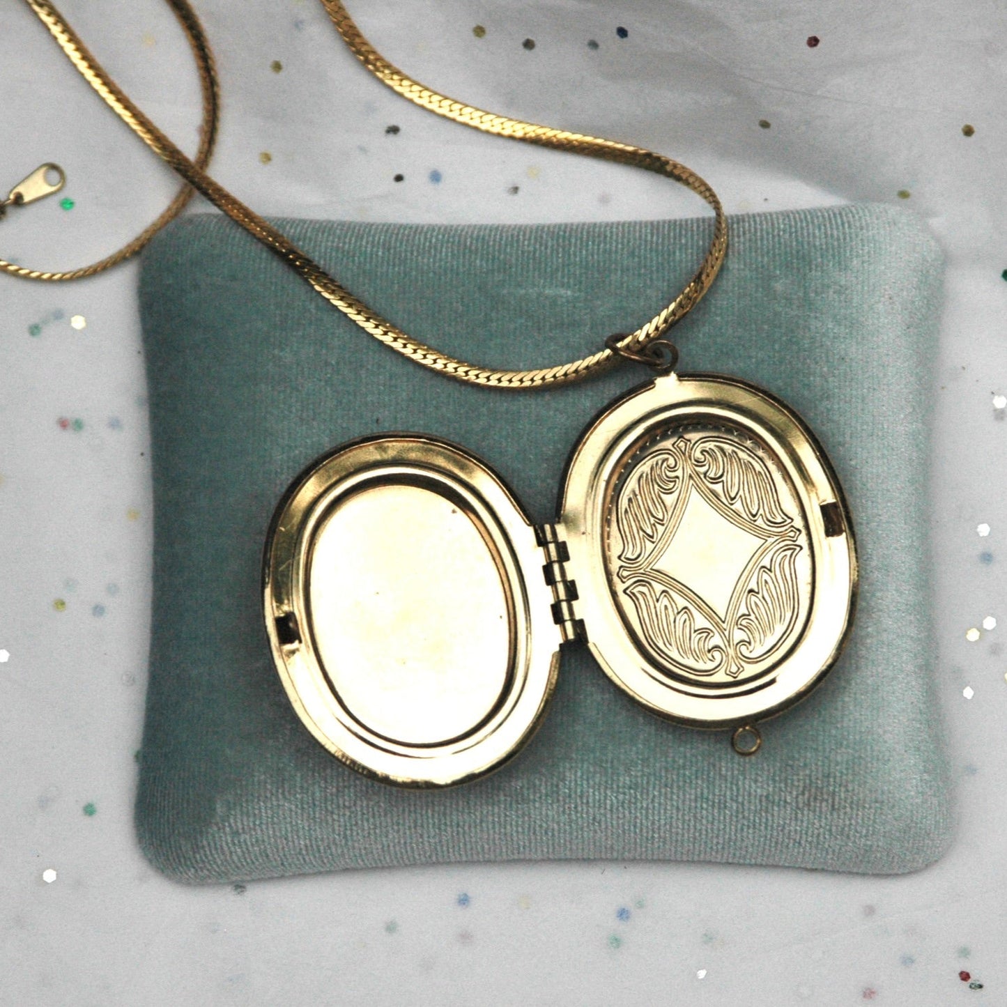 Vintage Rhinestone Gold Locket
