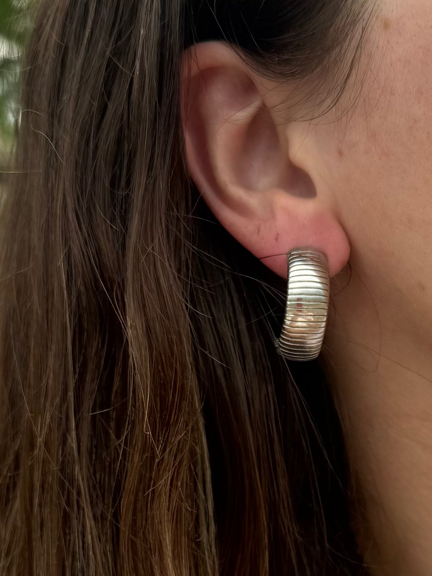 Vintage Park Lane Silver Tone Ribbed Hoop Post Earrings