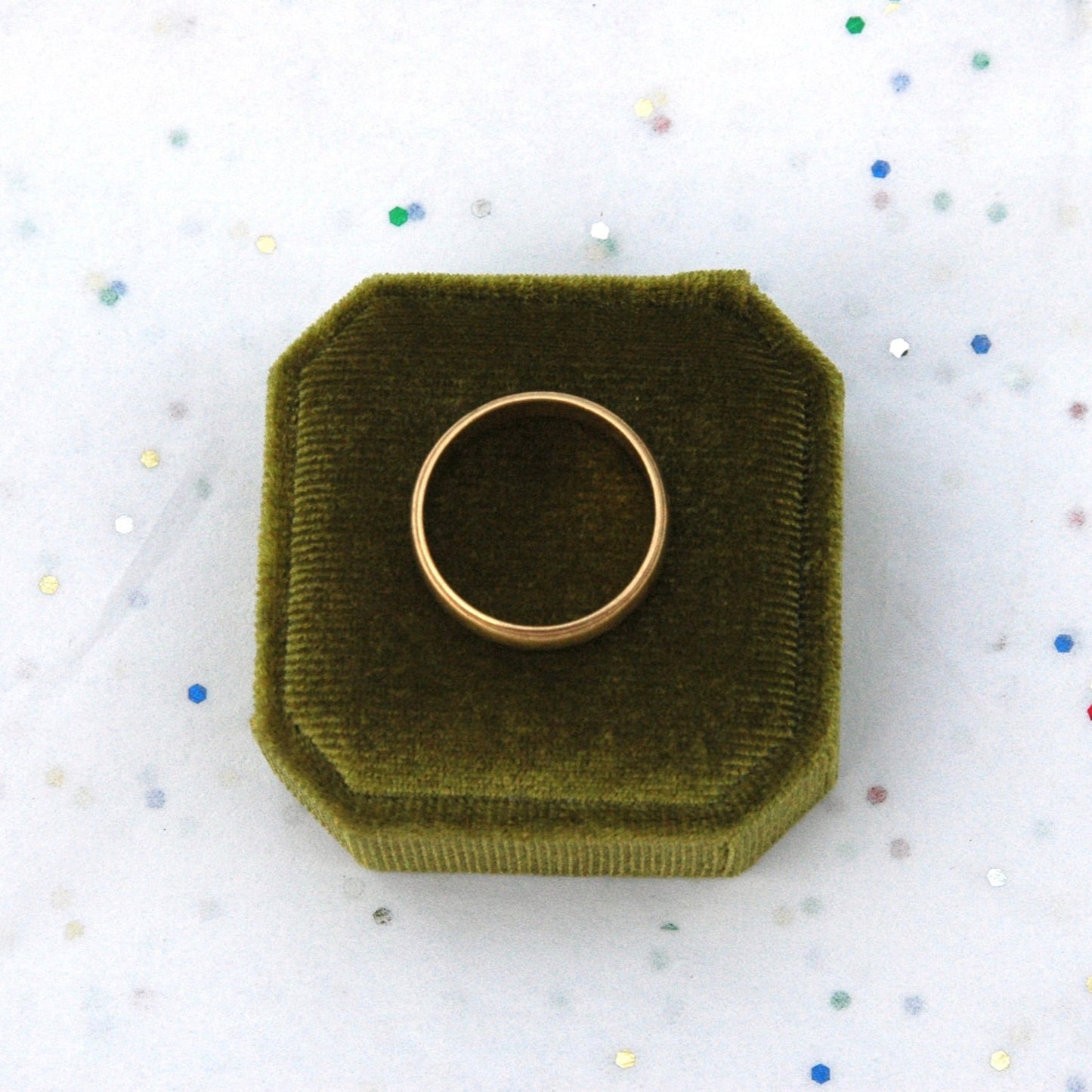 Vintage 14k Gold Band with Etched Detail - Over 5 Grams