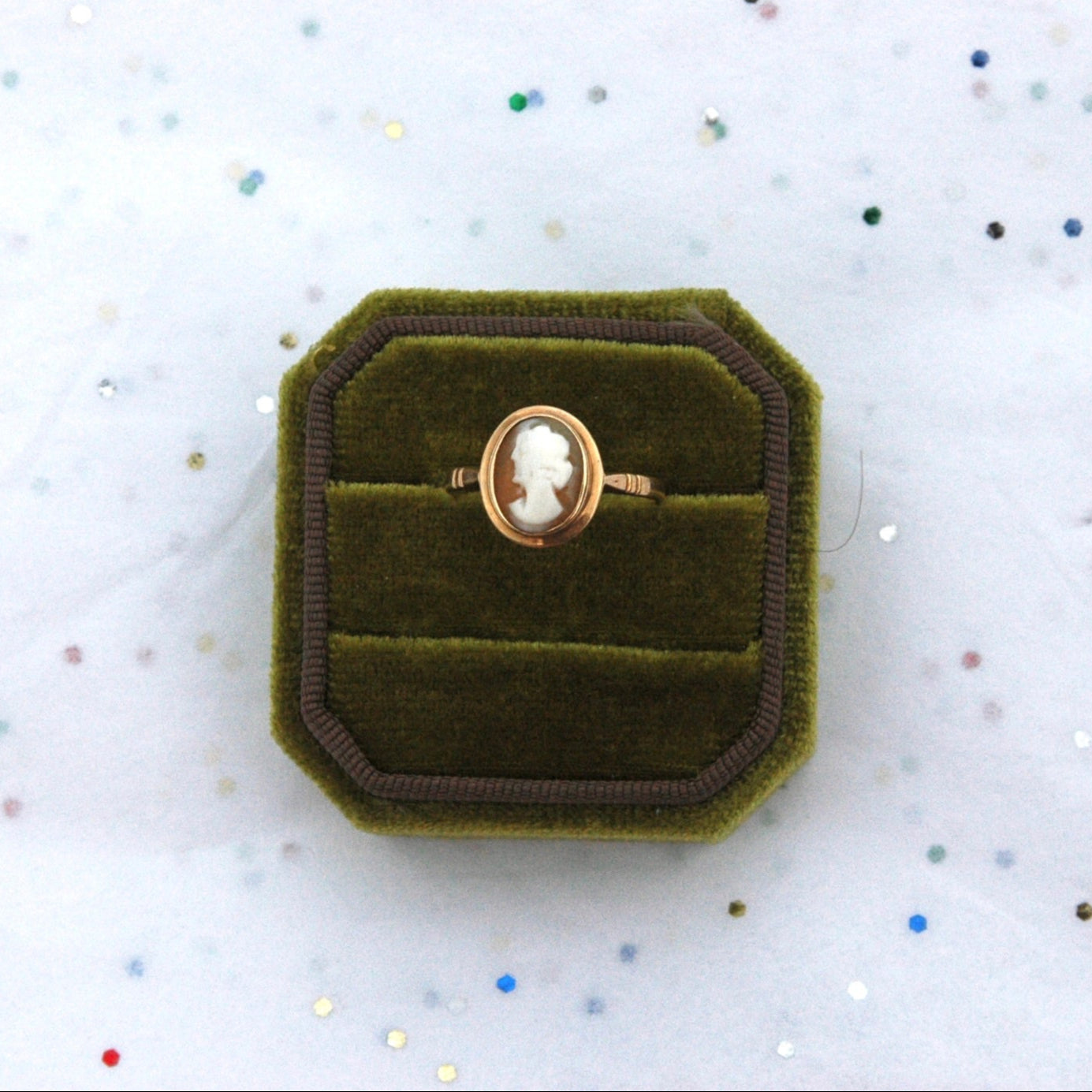 Vintage 9k English Gold Cameo Ring