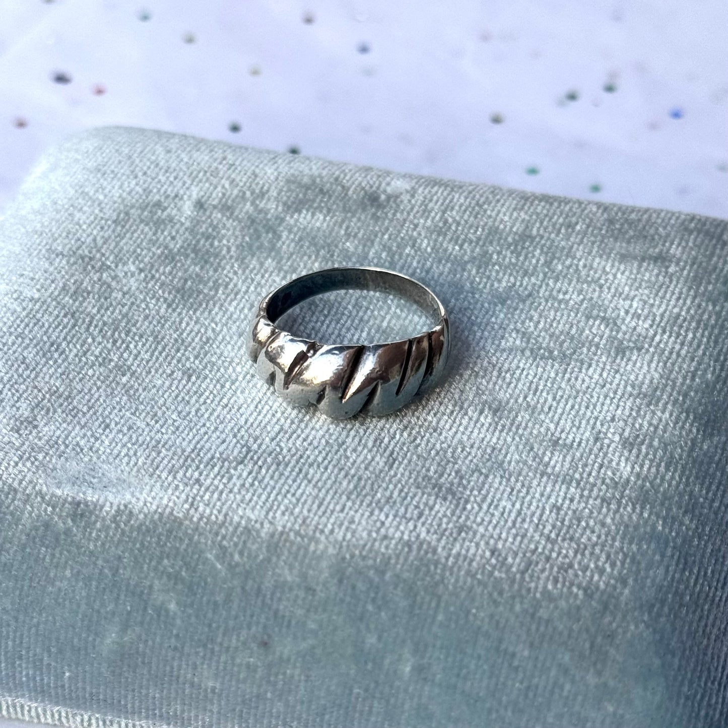 Vintage Sterling Silver Scalloped Dome Croissant Ring
