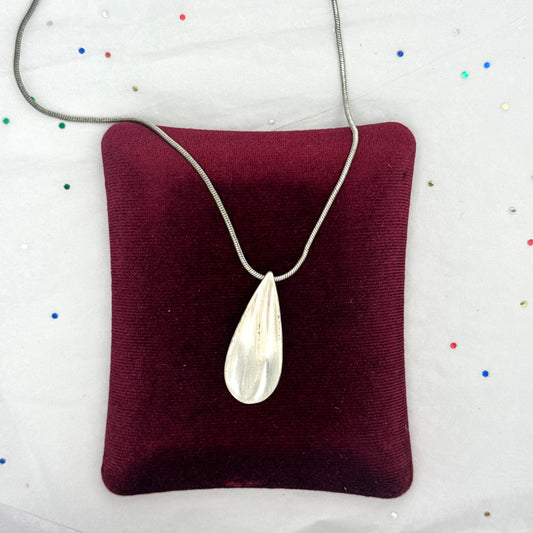 Vintage Trifari Silver Teardrop Pendant Necklace