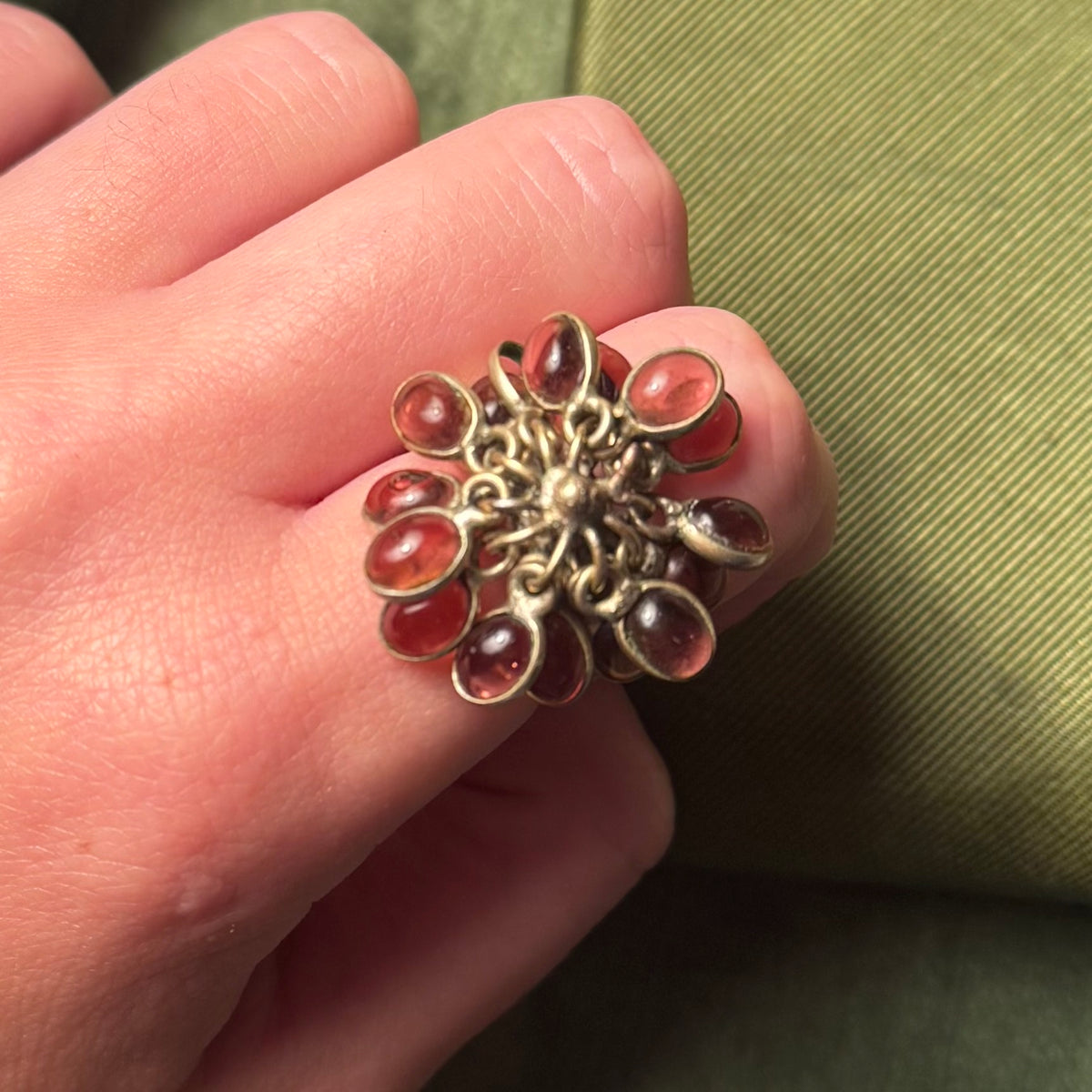 Vintage Sterling Silver & Natural Garnet Cabochon Jingle Ring