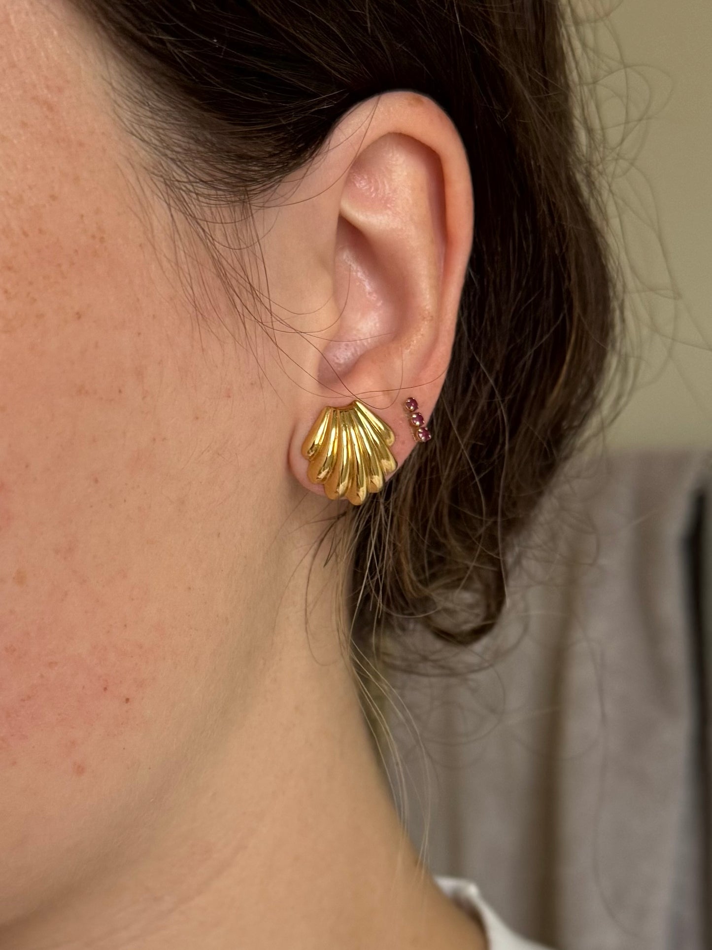 Vintage Gold Shell Post Earrings