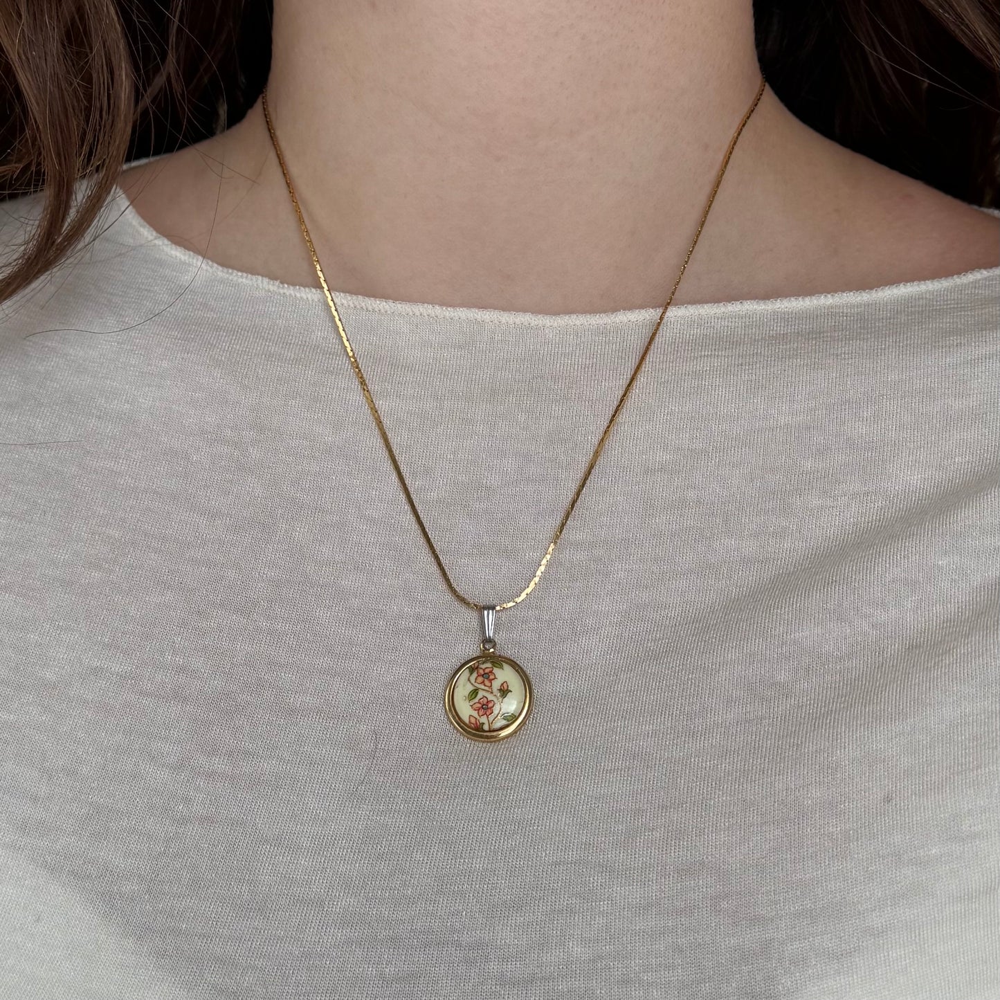 Vintage Gold Floral Pendant Necklace
