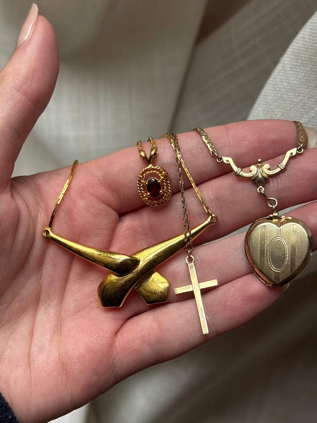 Vintage Bow Gold Necklace