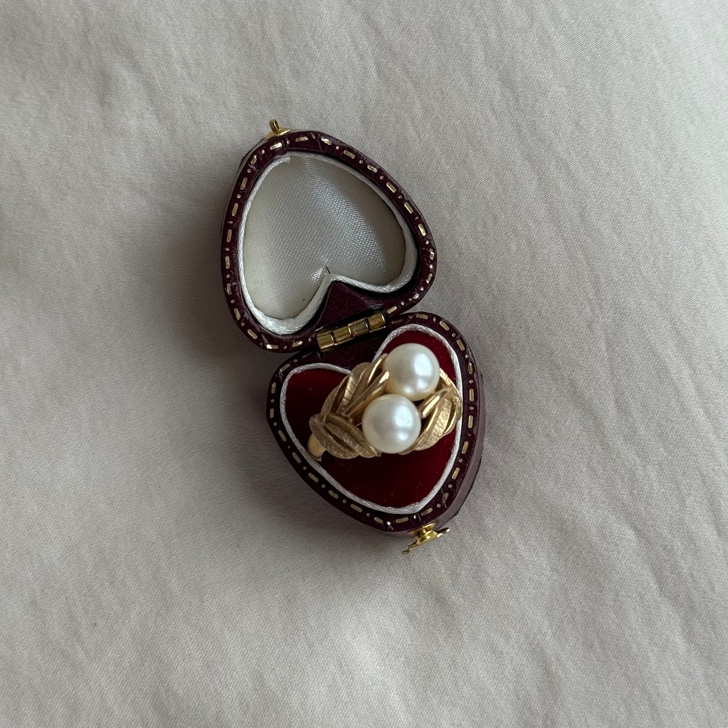 Vintage Avon Gold Pearl Ring