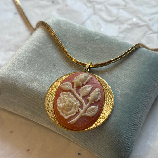 Vintage Gold Cameo Floral Pendant Necklace