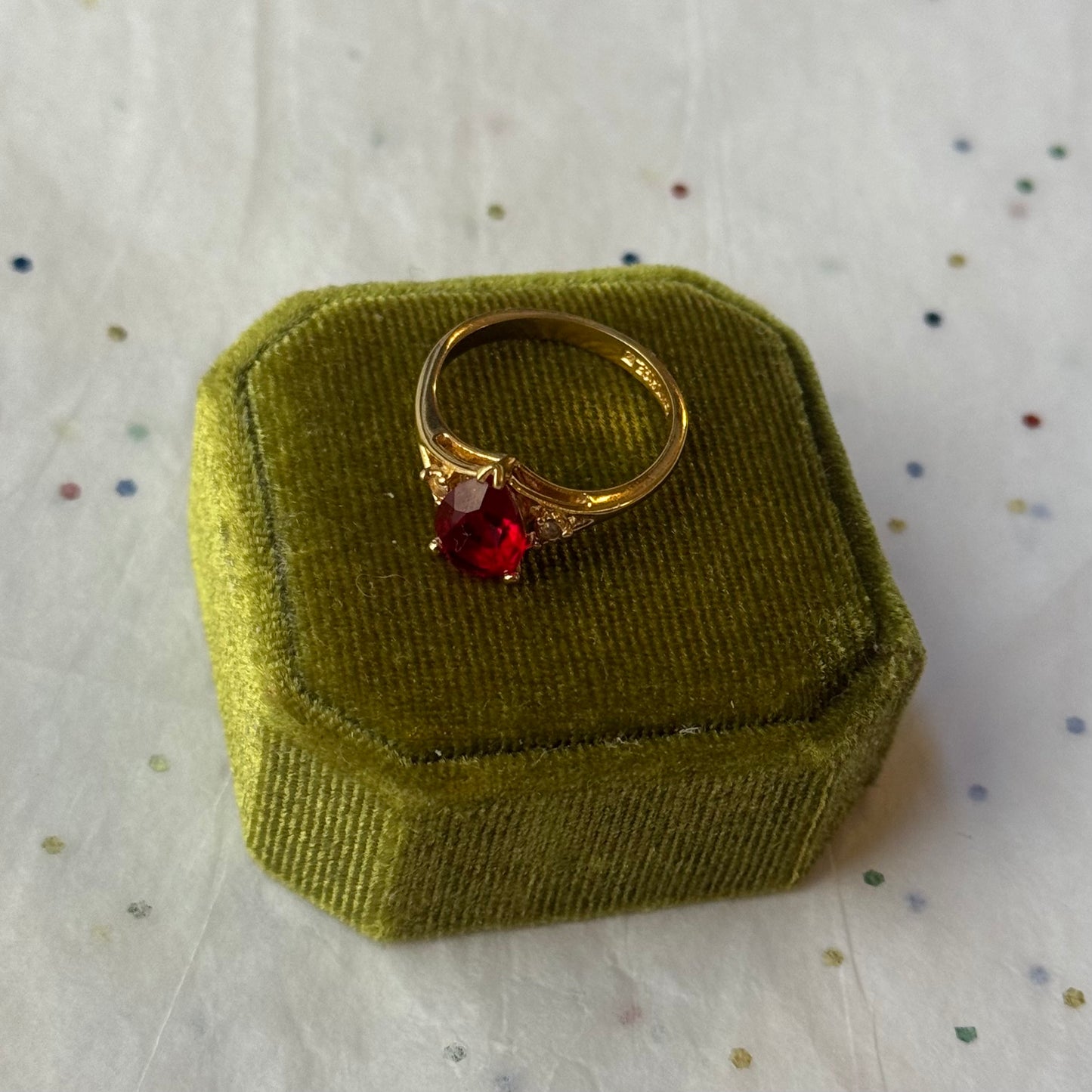 Vintage Gold Red Rhinestone Ring
