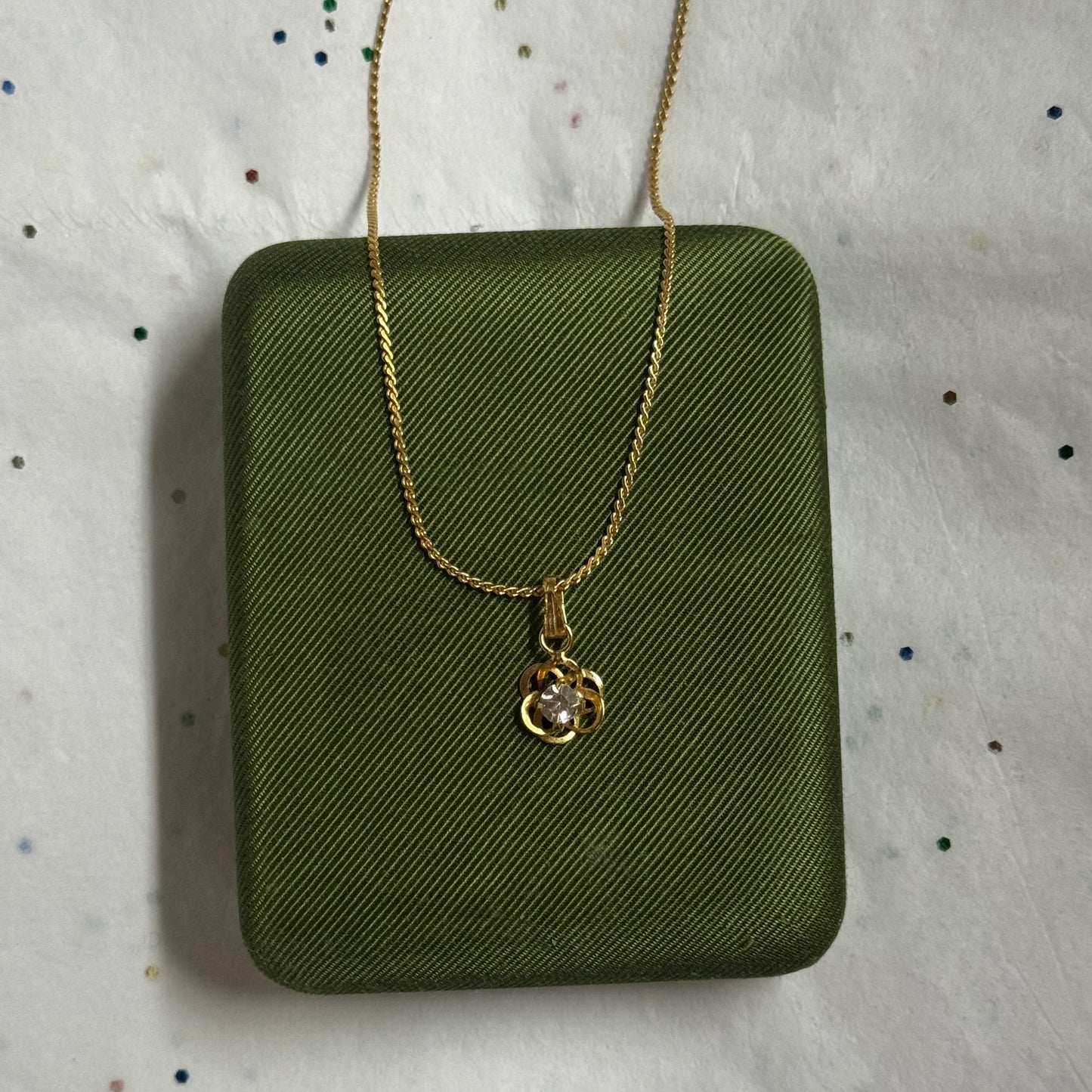 Vintage Rhinestone Gold Flower Necklace