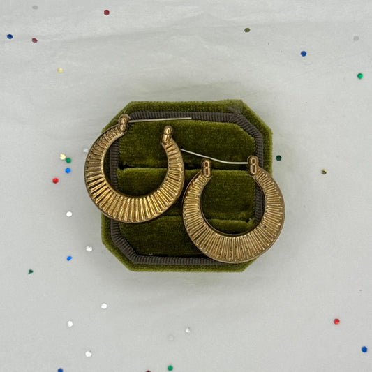 Vintage Gold Ribbed Hoop Post Earrings