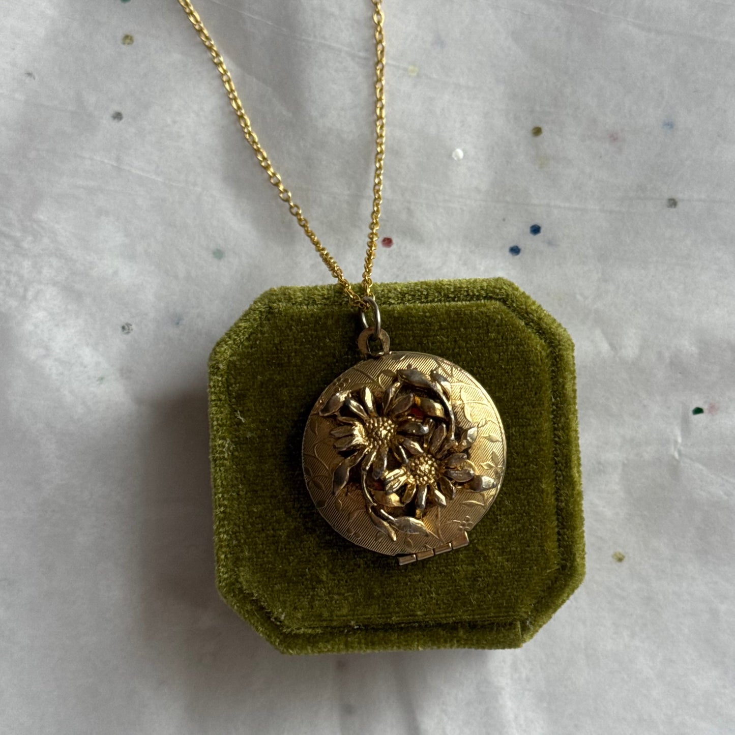 Vintage Gold Flower Locket Necklace