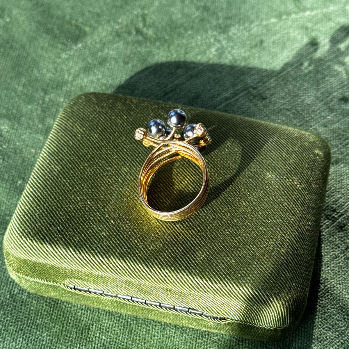 Vintage Gold Pearl & Rhinestone Wire Ring