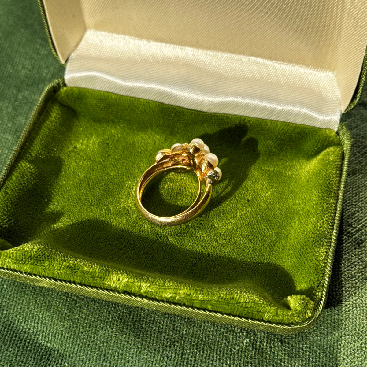 Vintage Avon Gold Pearl & Rhinestone Cluster Ring