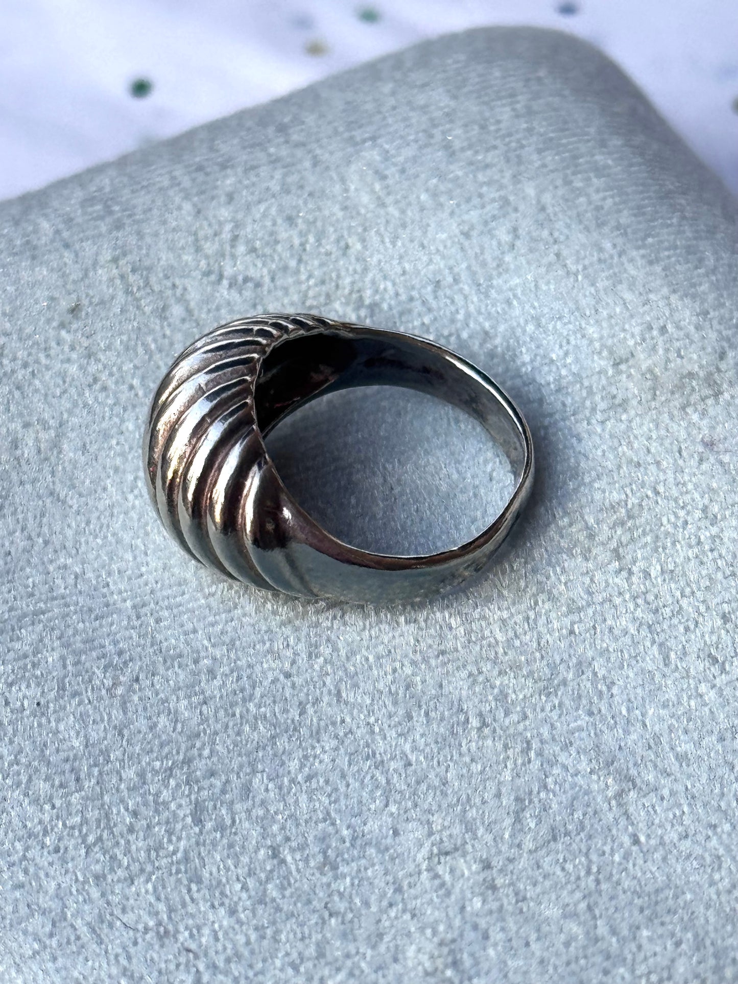 Vintage Sterling Silver Ribbed Dome Croissant Ring