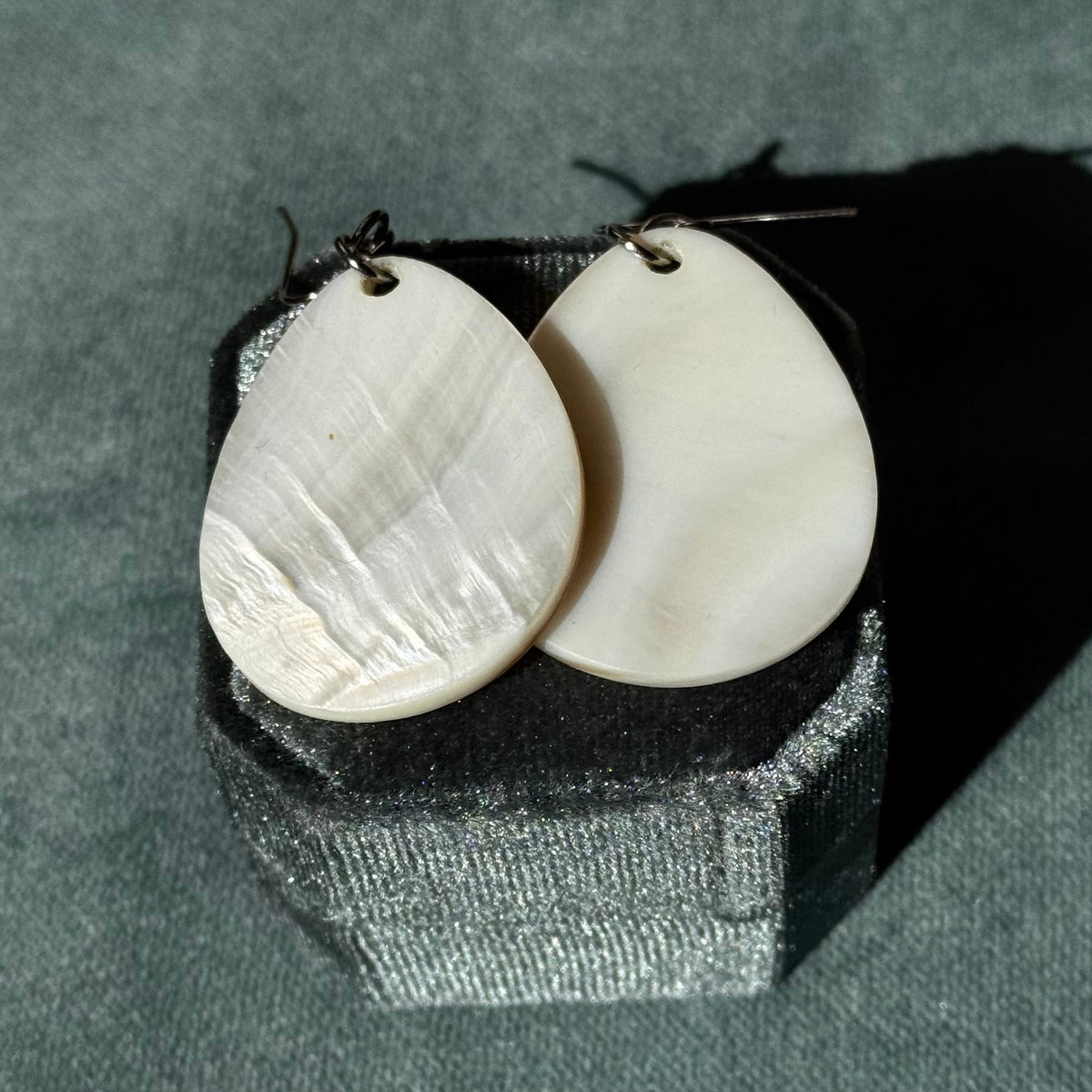 Vintage Mother of Pearl Shell Teardrop Earrings
