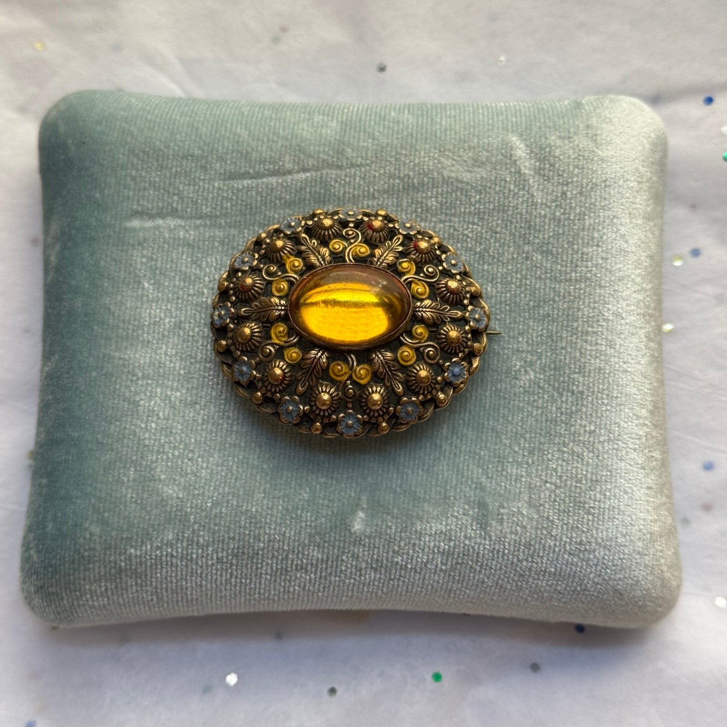 Vintage Filigree Cabachon Brooch