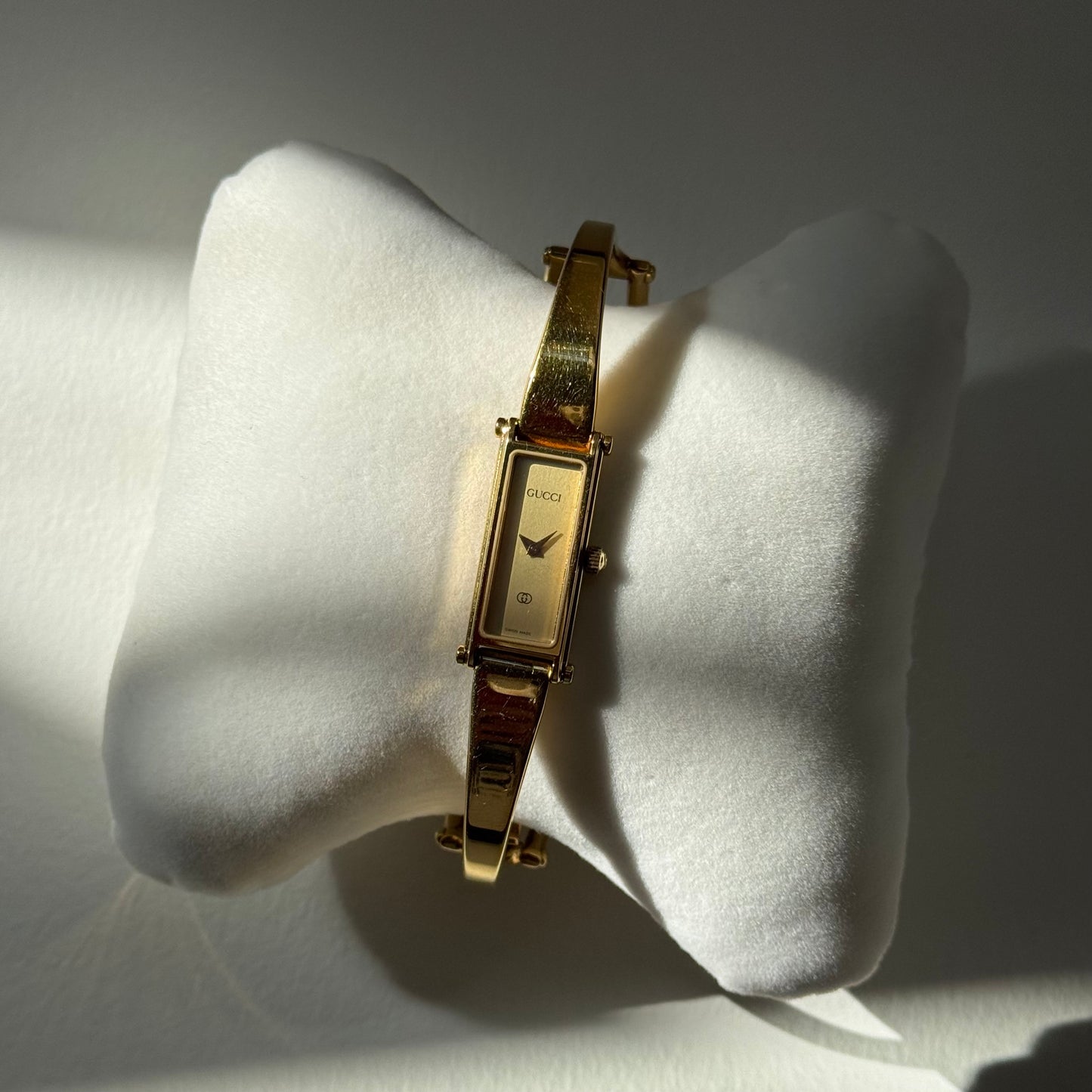 Vintage Authentic Gucci Running Gold Horsebit 1500L Watch