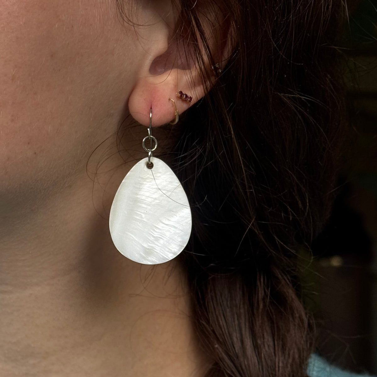 Vintage Mother of Pearl Shell Teardrop Earrings