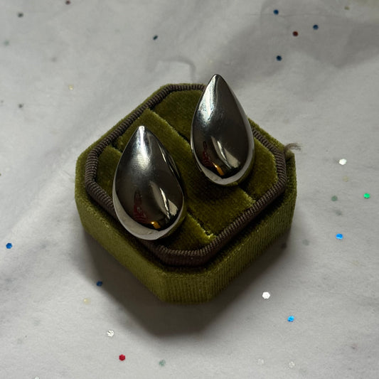 Vintage Teardrop Silver Earrings