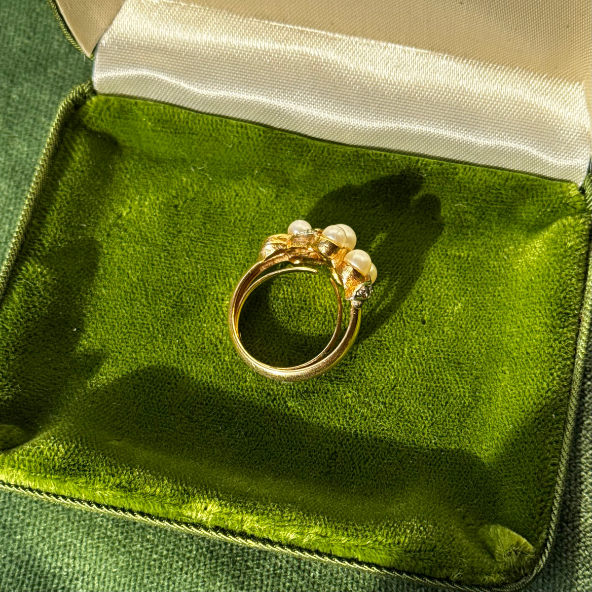 Vintage Avon Gold Pearl & Rhinestone Cluster Ring