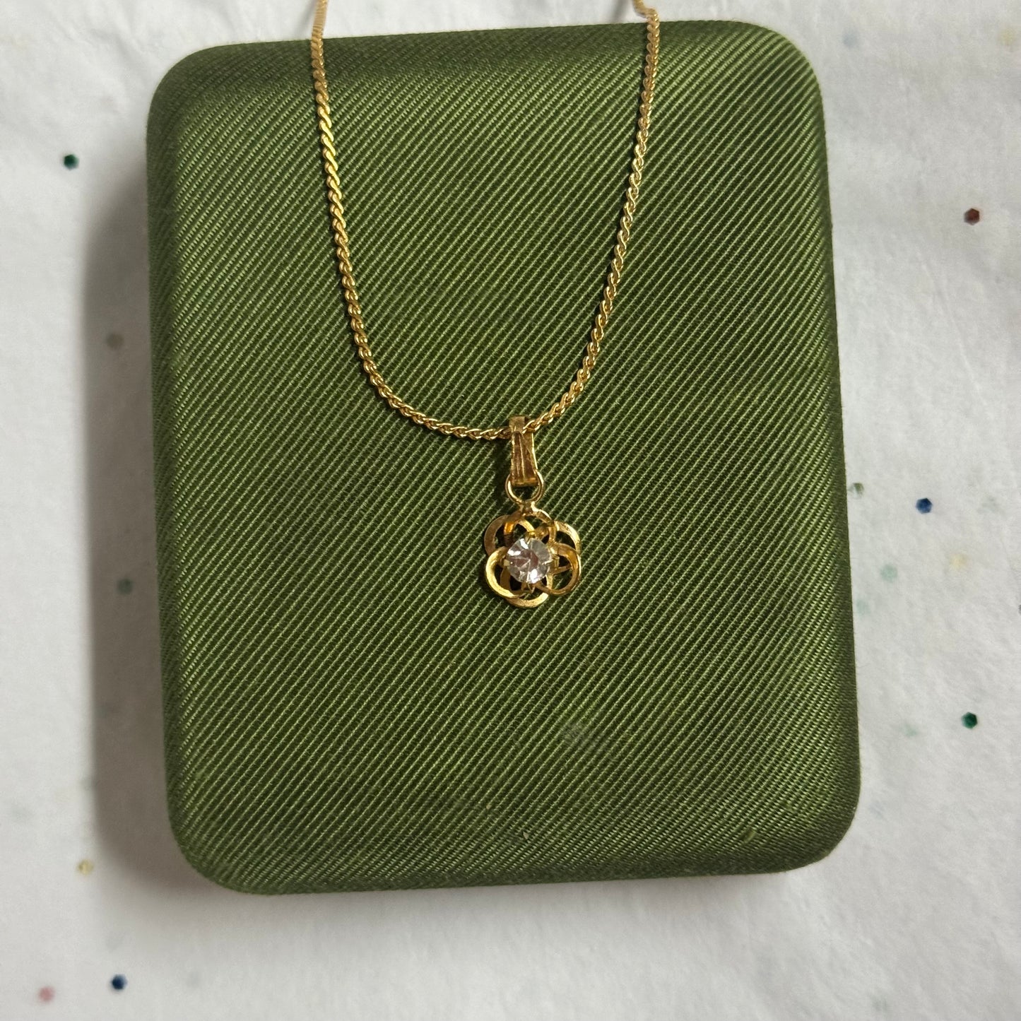 Vintage Rhinestone Gold Flower Necklace