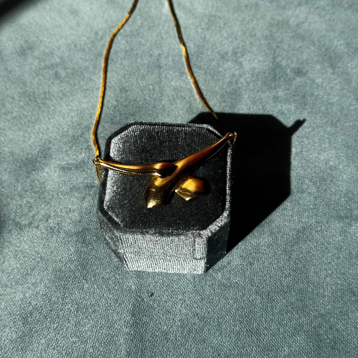 Vintage Bow Gold Necklace