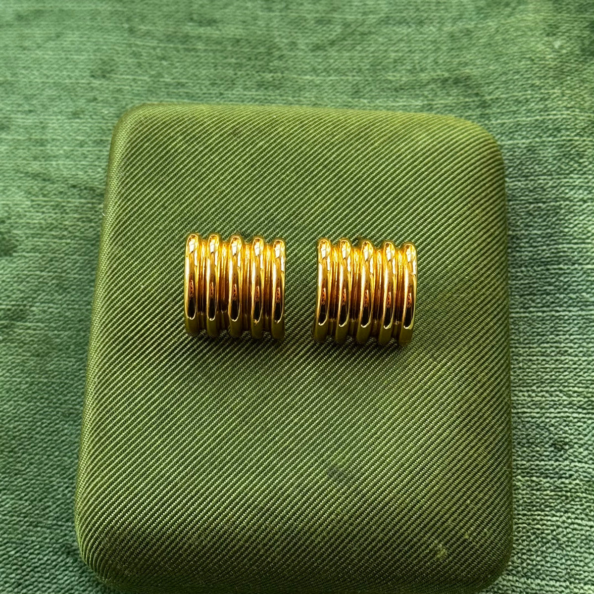 Vintage Gold Ribbed Earrings