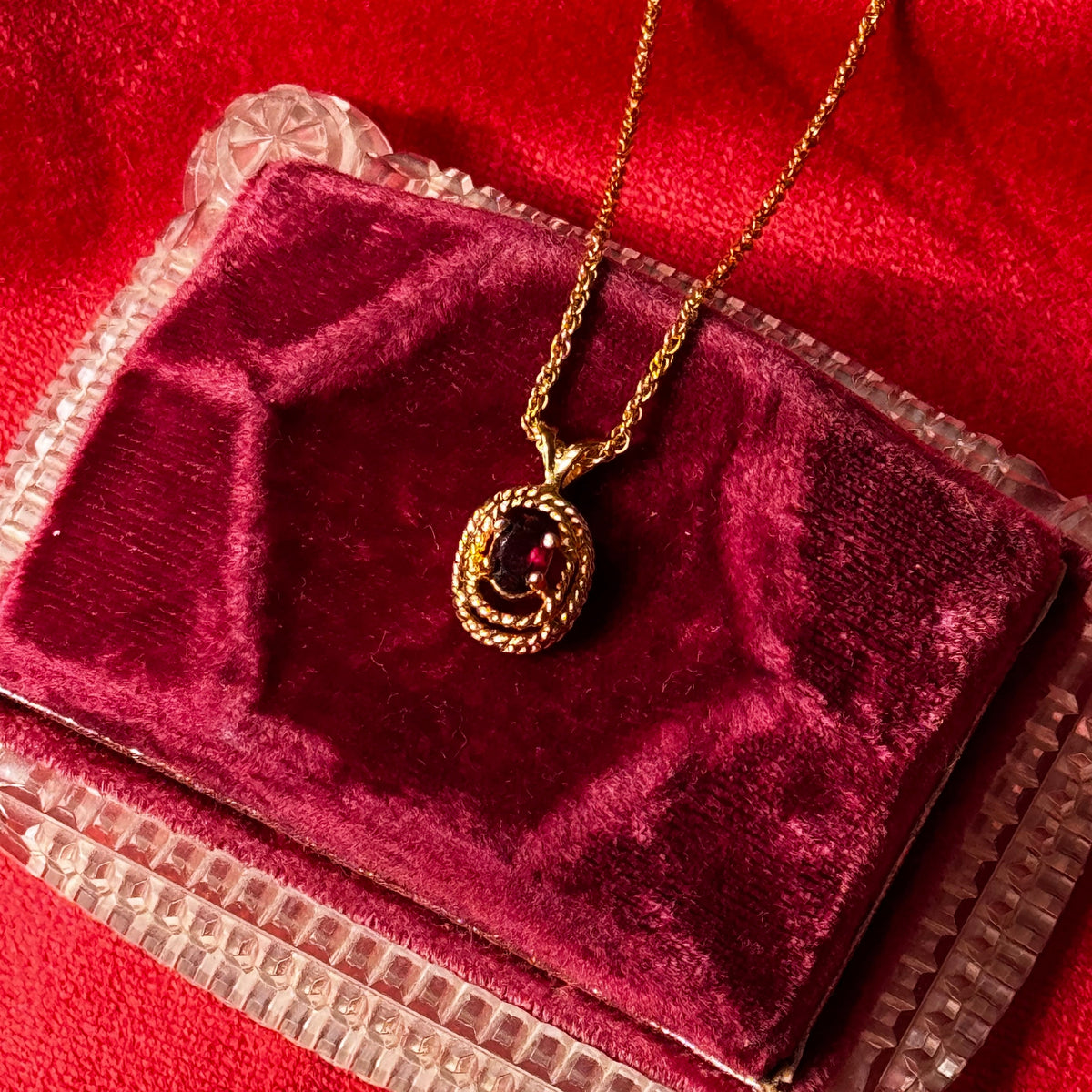Vintage Gold Red Rhinestone Pendant Necklace