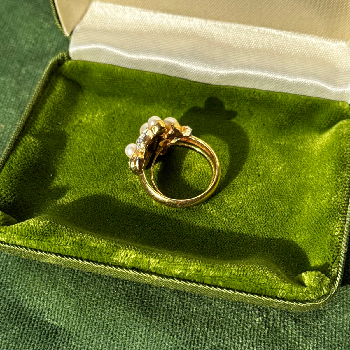 Vintage Avon Gold Pearl & Rhinestone Cluster Ring