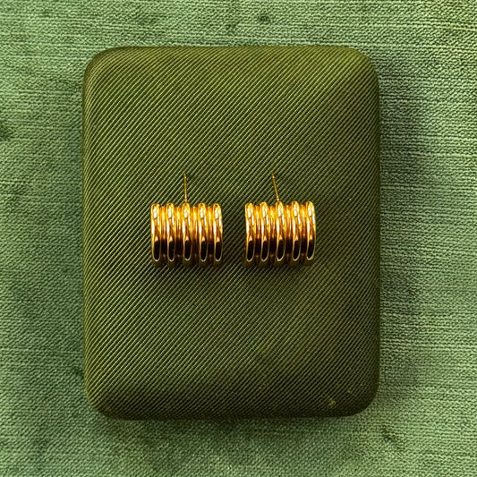 Vintage Gold Ribbed Earrings