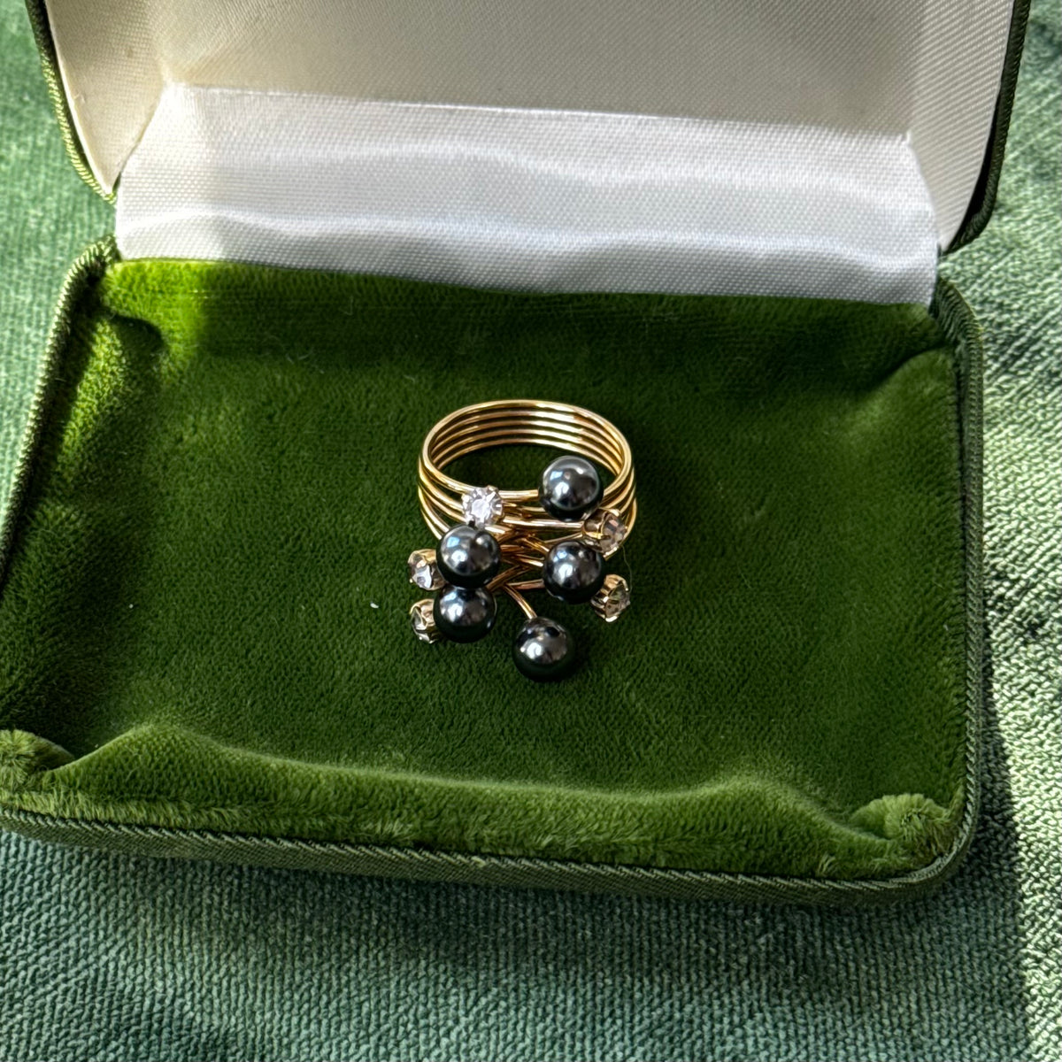Vintage Gold Pearl & Rhinestone Wire Ring