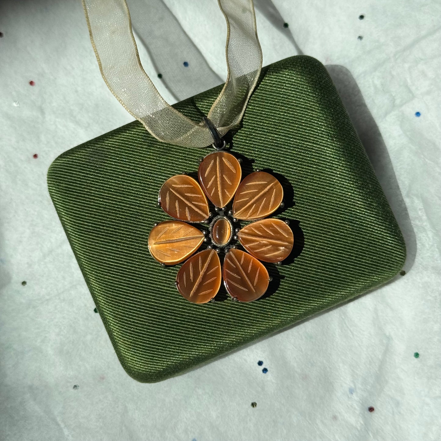 Vintage Orange Mother of Pearl Flower Pendant Necklace