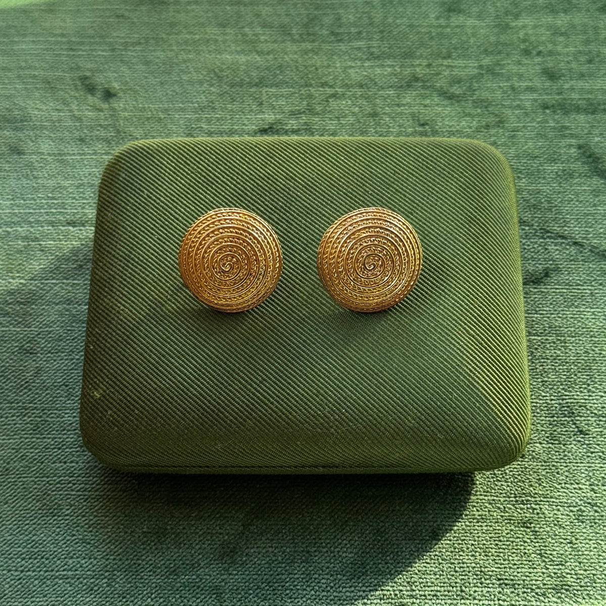 Vintage Avon Gold Spiral Earrings