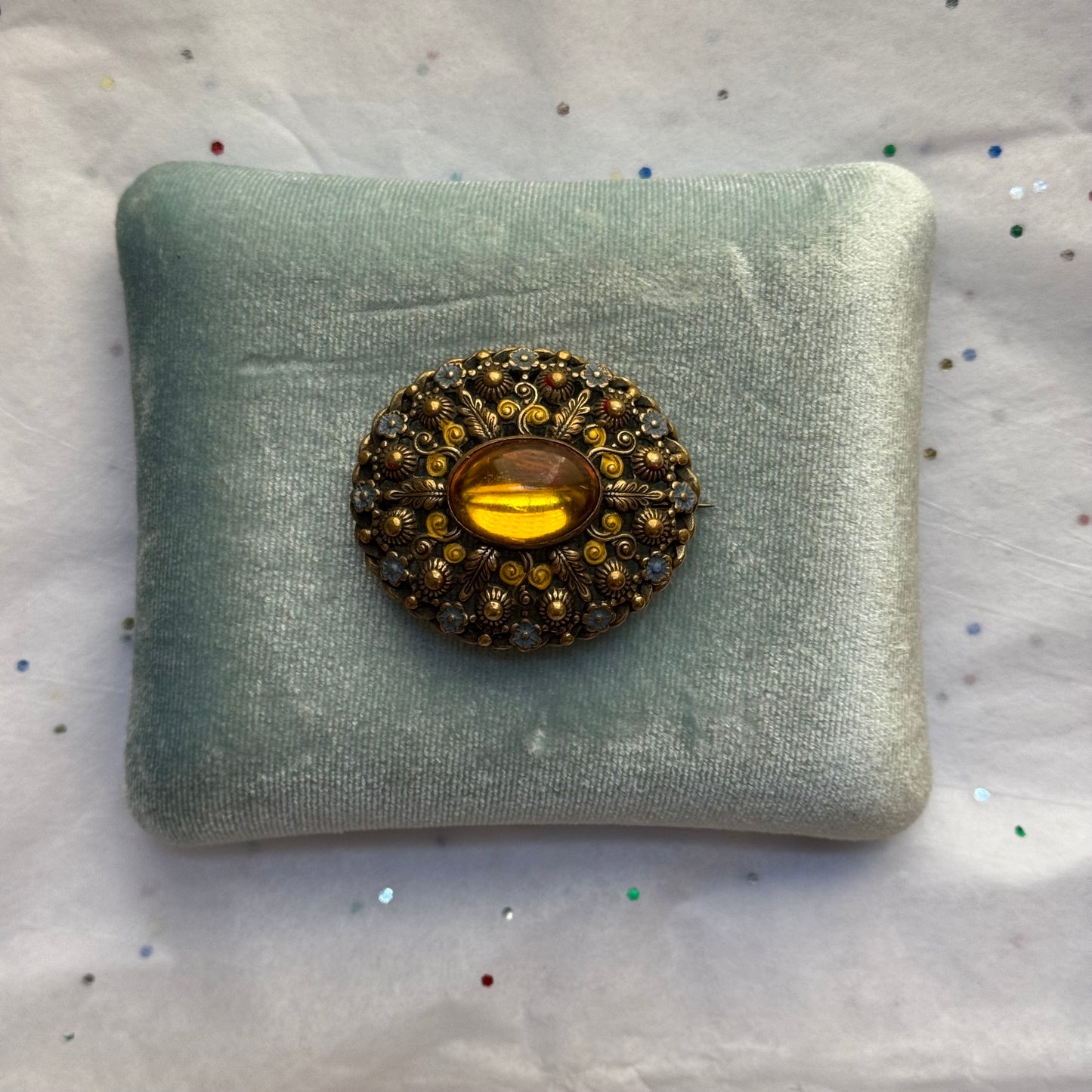 Vintage Filigree Cabachon Brooch