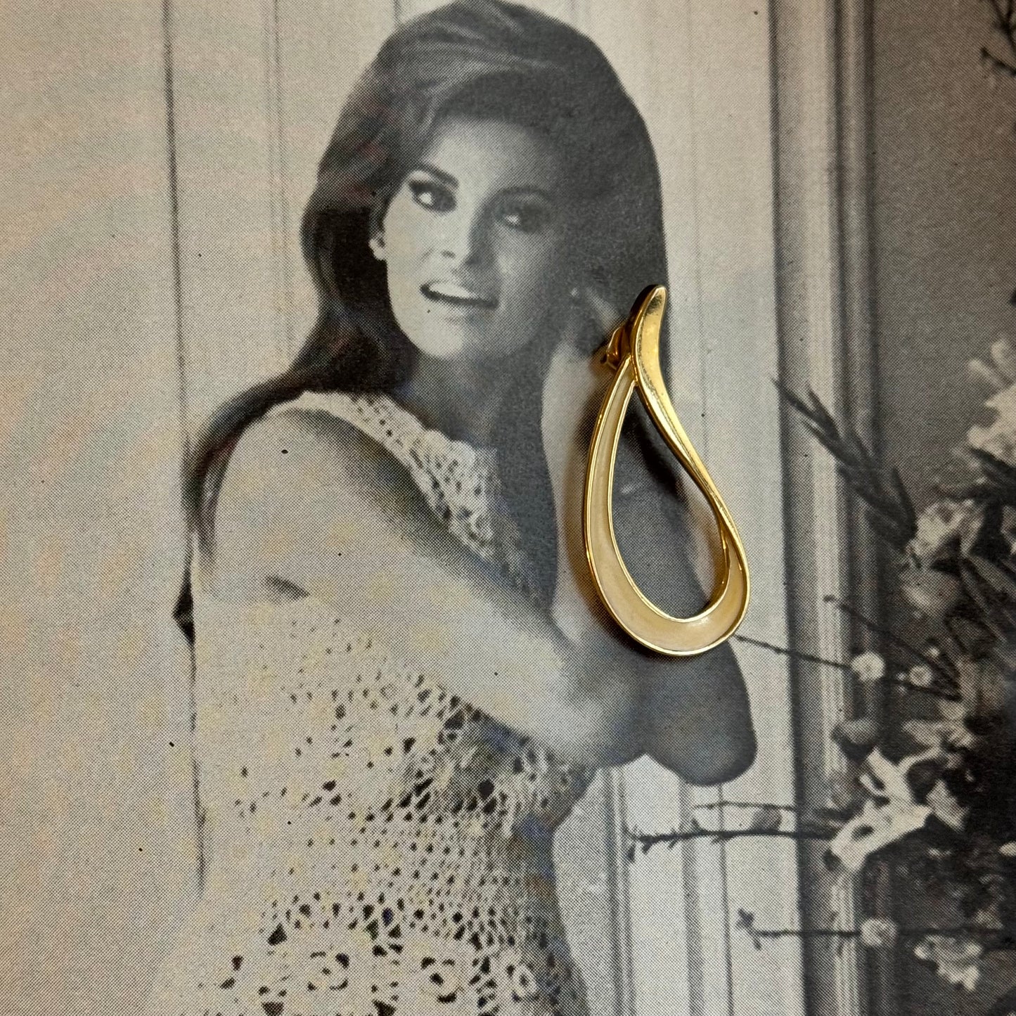 Vintage Avon Gold Enamel Teardrop Earrings
