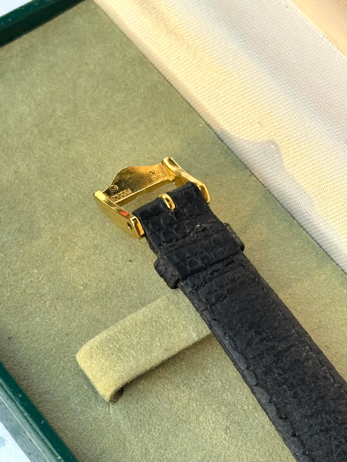 Vintage Working Black Gucci Leather Band Watch with Original Box