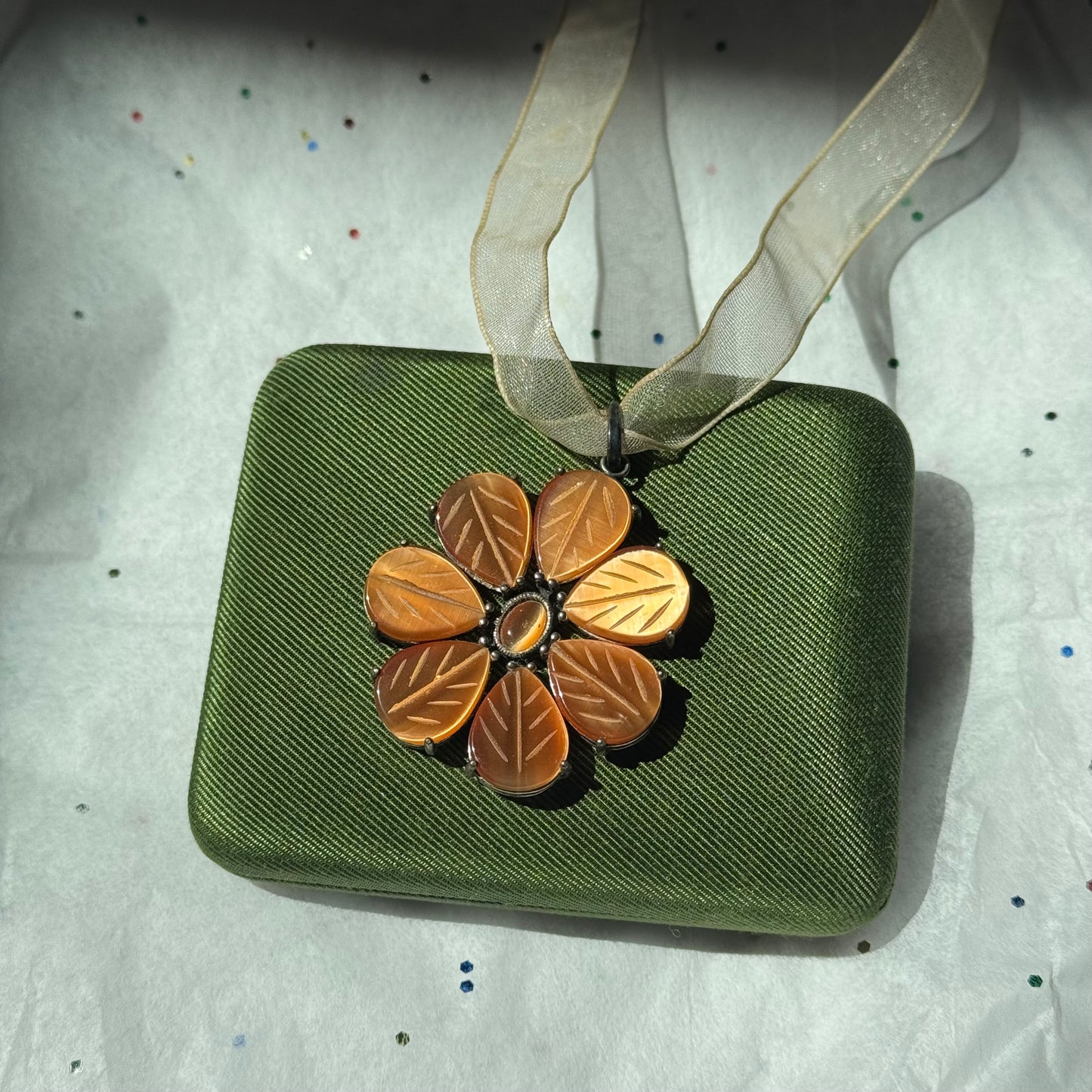 Vintage Orange Mother of Pearl Flower Pendant Necklace
