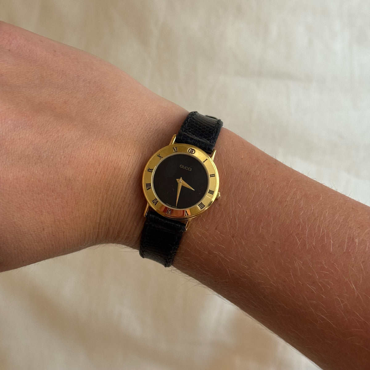Vintage Working Black Gucci Leather Band Watch with Original Box