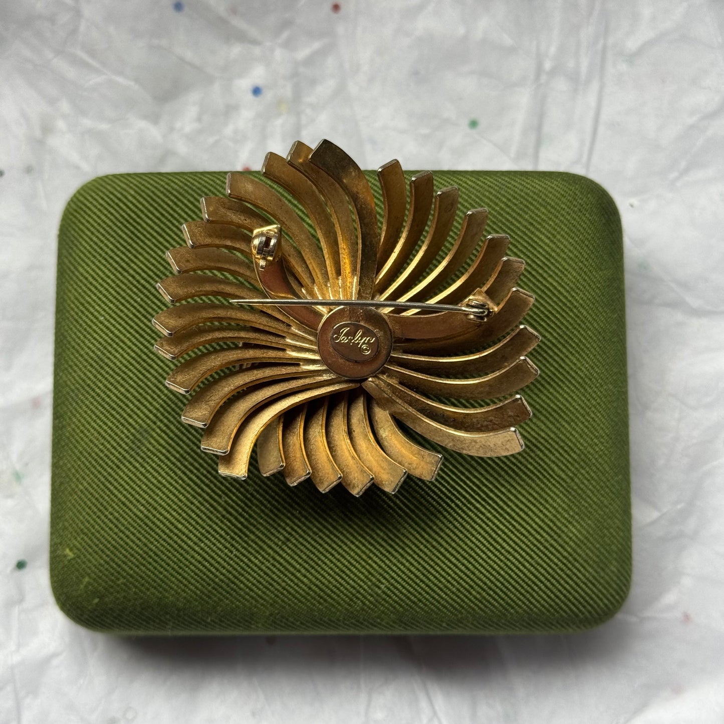 Vintage Gold Starburst Brooch