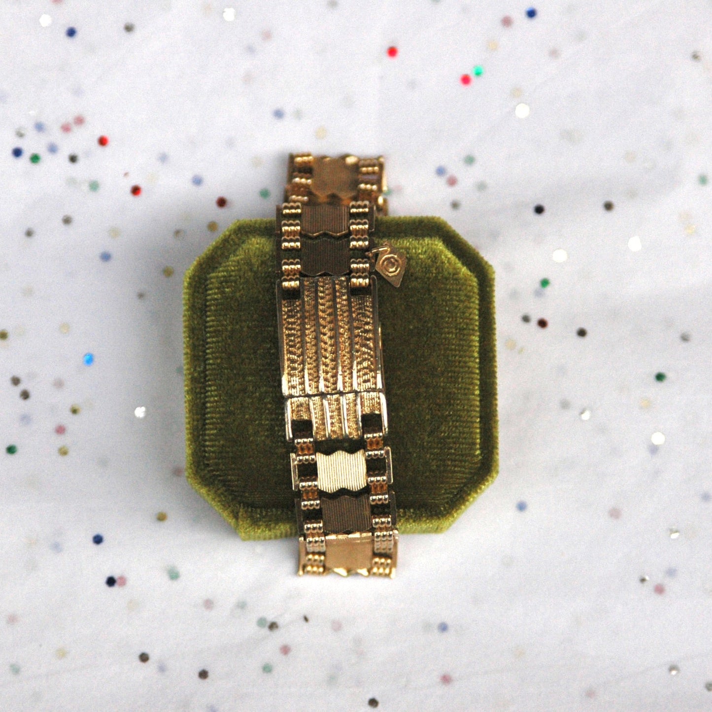 Vintage 1950s-1960s Sarah Coventry Gold Tone Bracelet