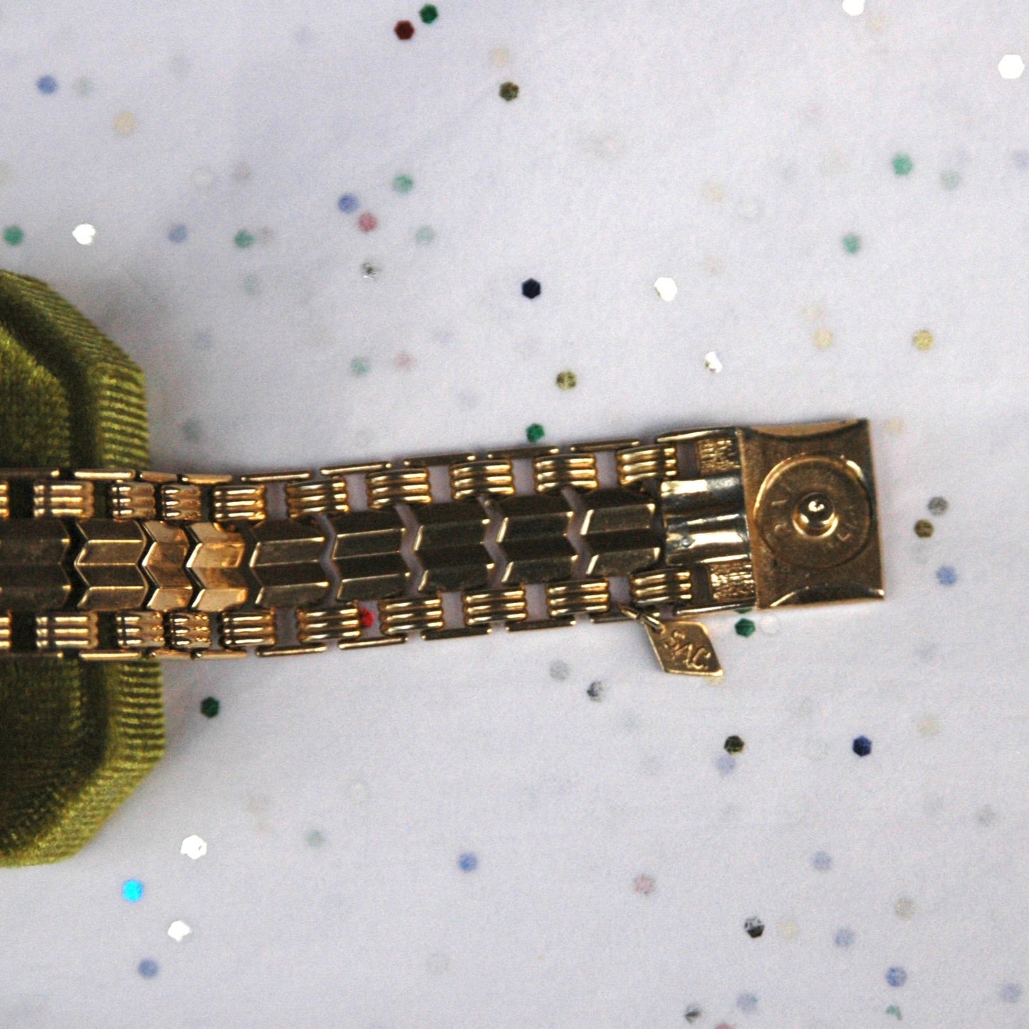 Vintage 1950s-1960s Sarah Coventry Gold Tone Bracelet